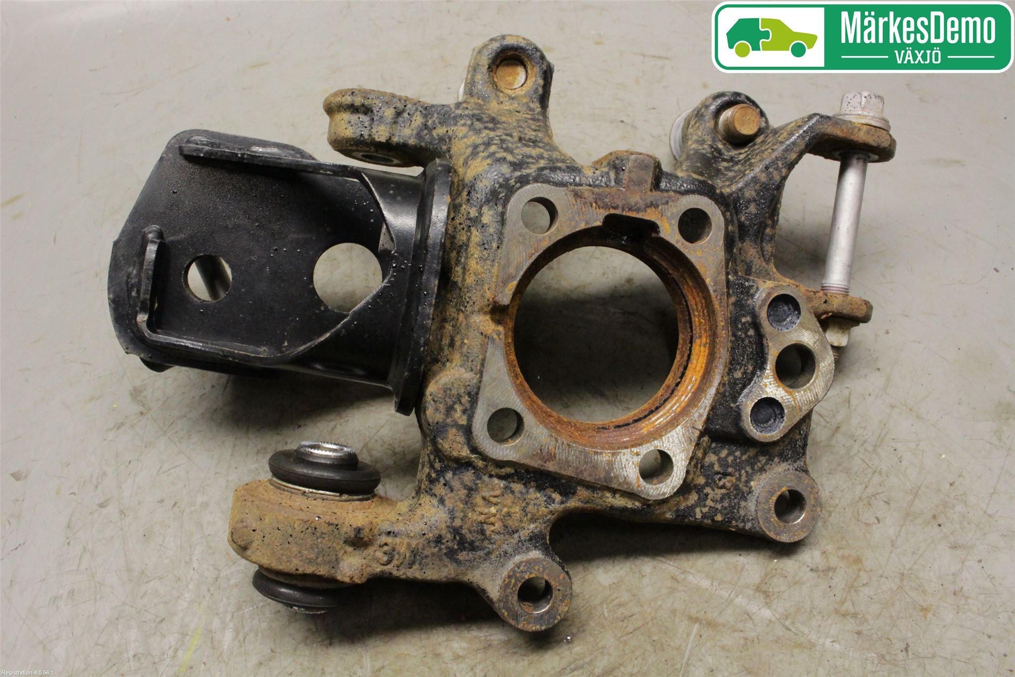 Toyota RAV4 13-18 Spindel Vb