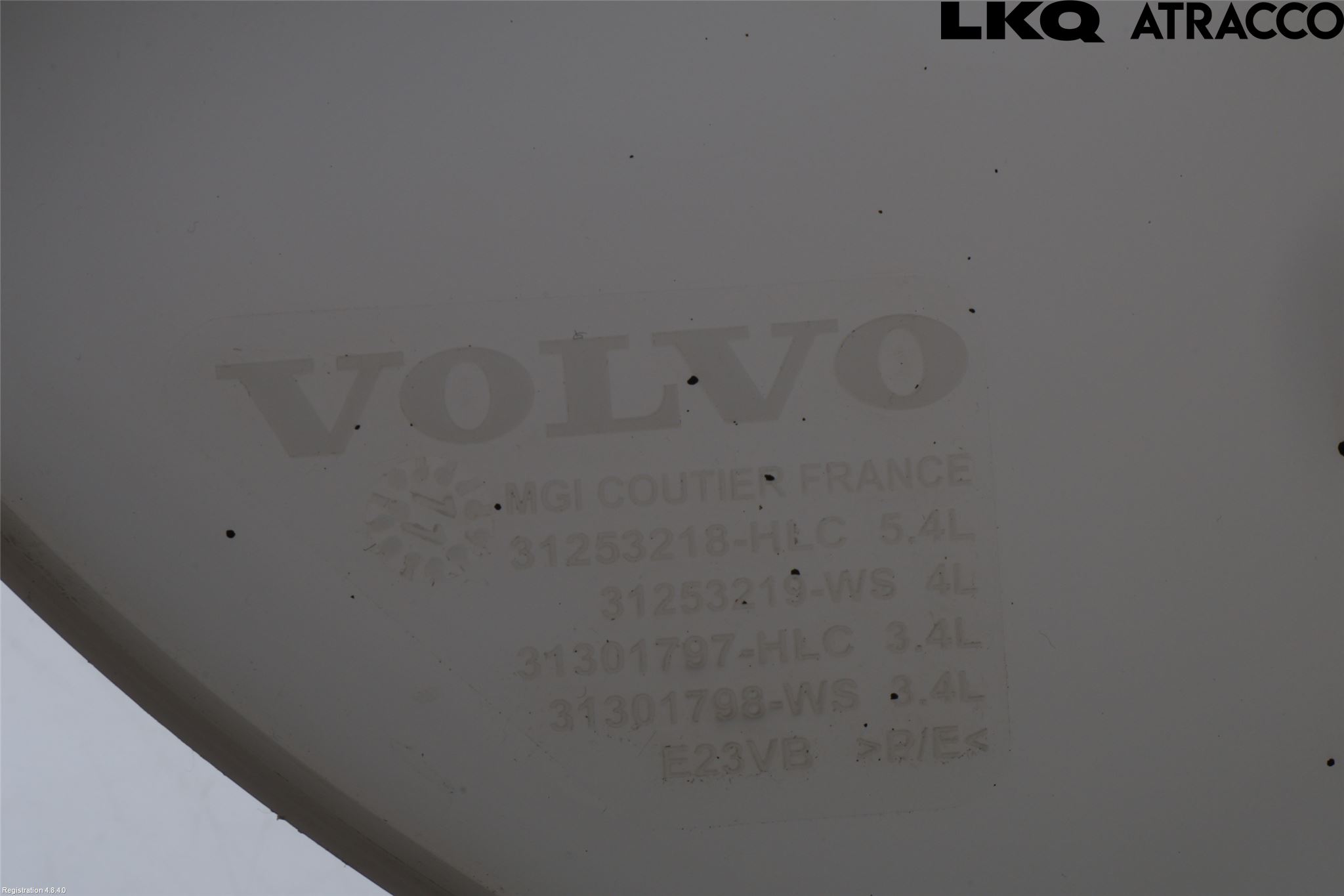 Volvo V60 11-13 Spylerbeholder Frontrute-Lykte
