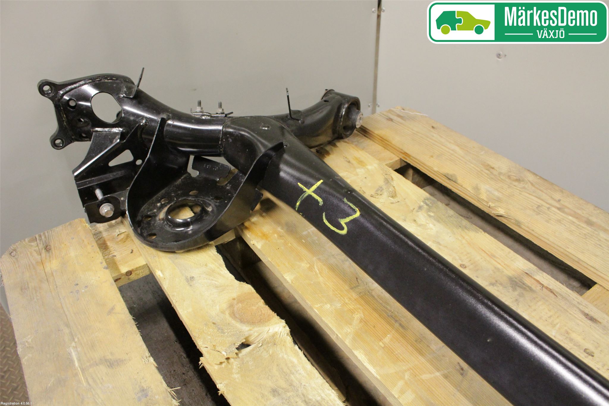Toyota YARIS XP130 15-20 Bakaksel Feste Travers-Ramme