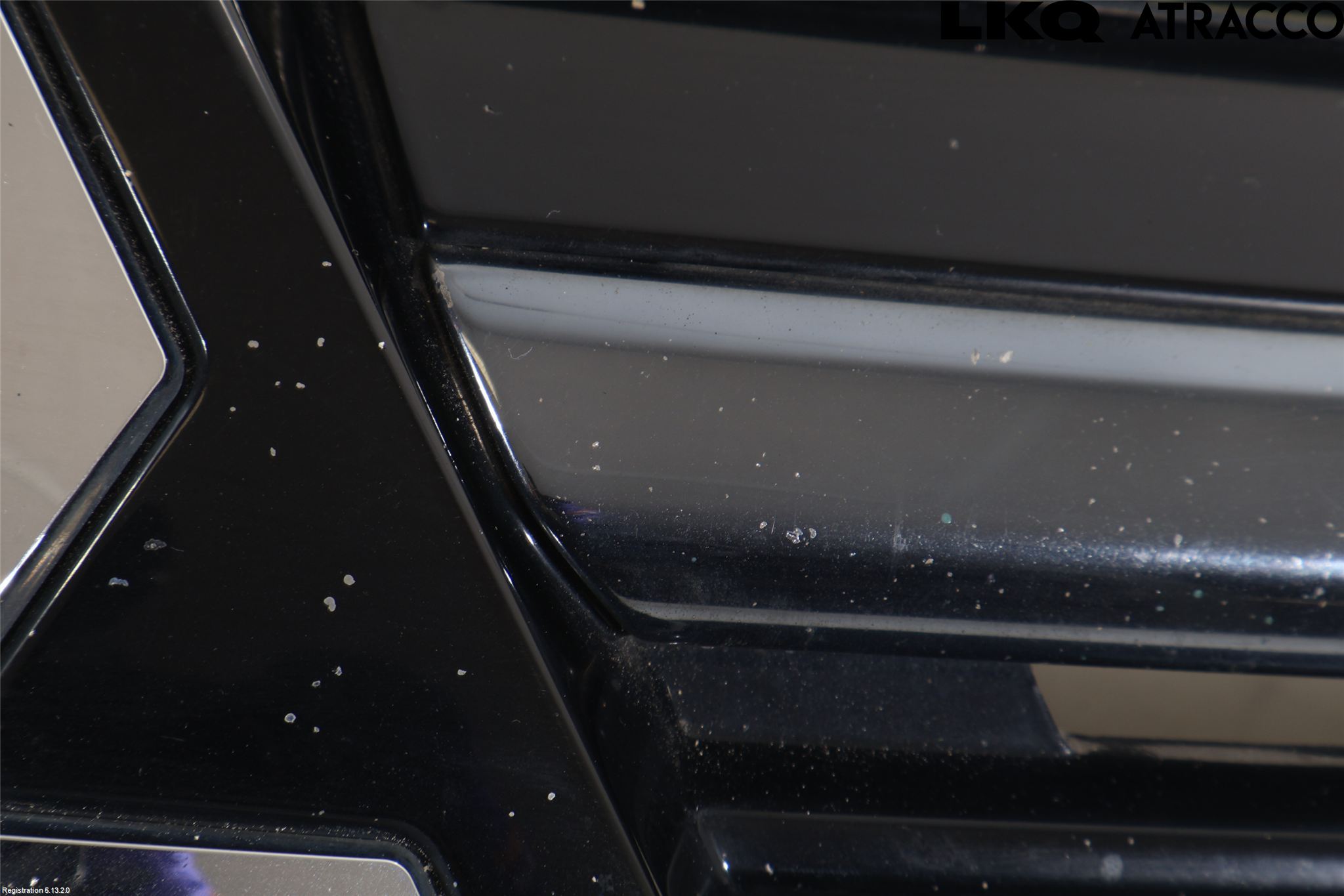 Mitsubishi OUTLANDER 13-21 Grill Komplett