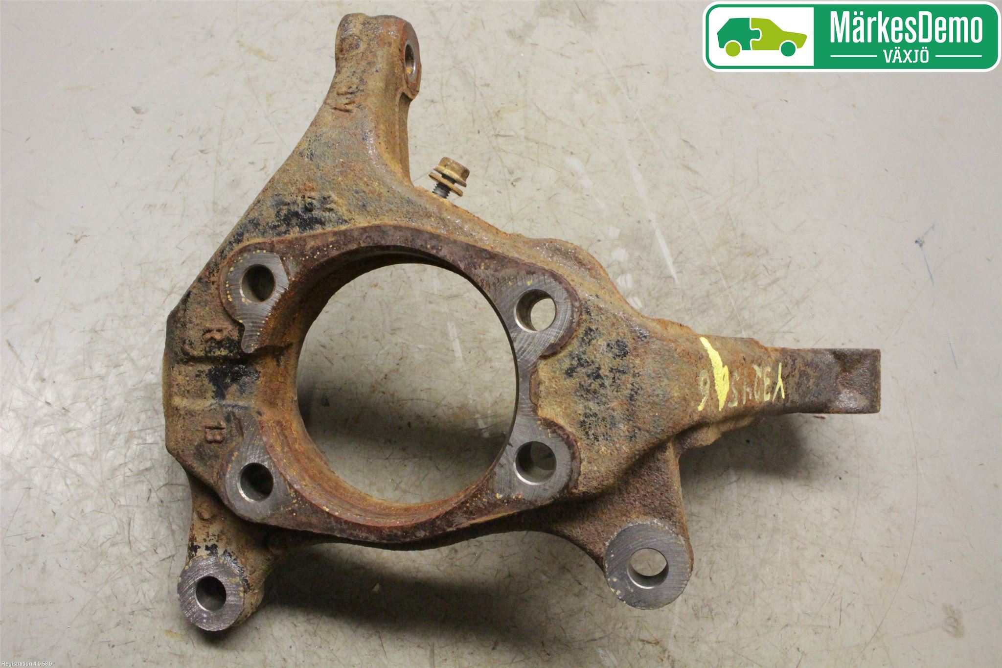 Toyota RAV4 13-18 Spindel Hf