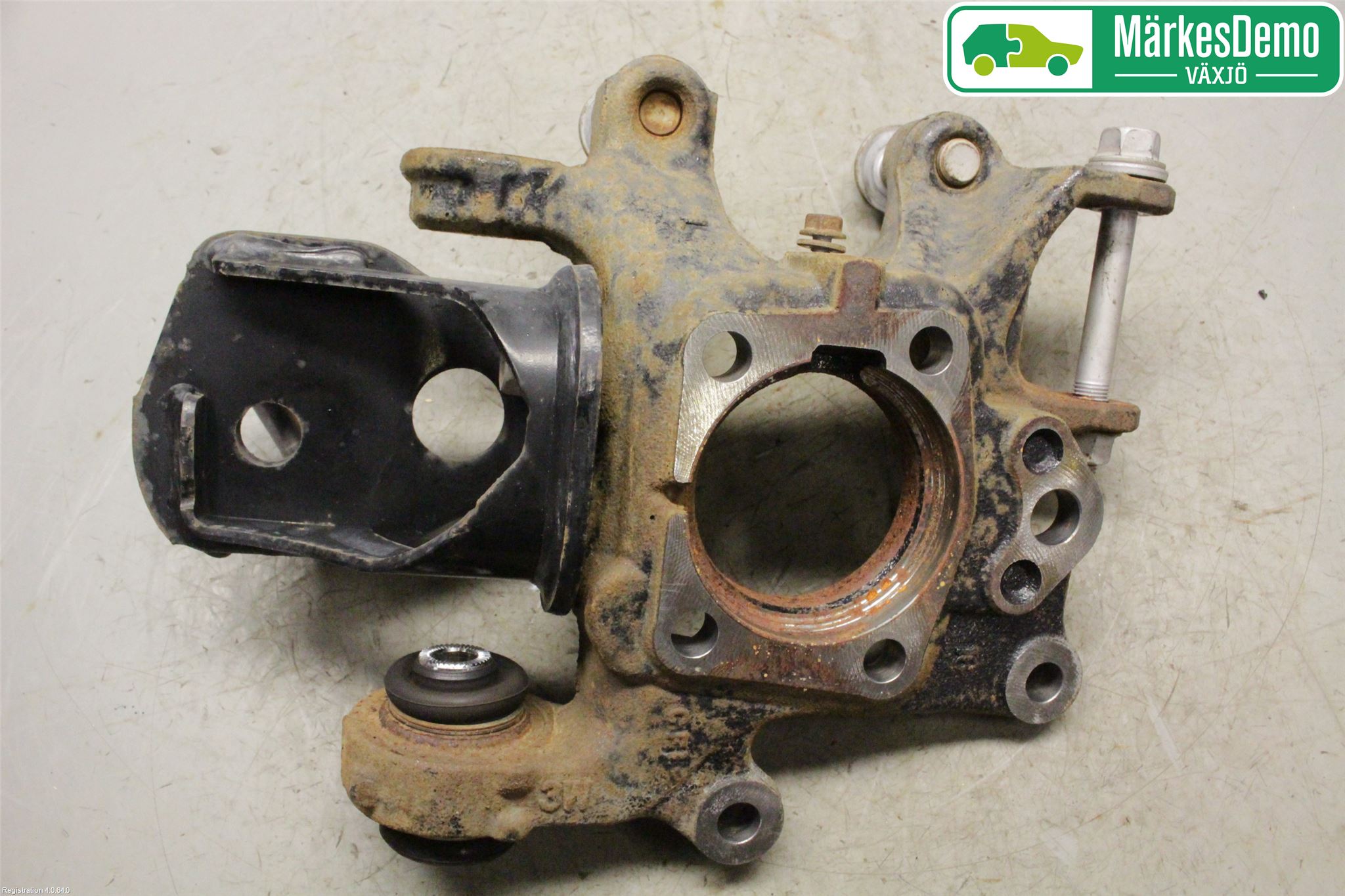Toyota RAV4 13-18 Spindel Vb