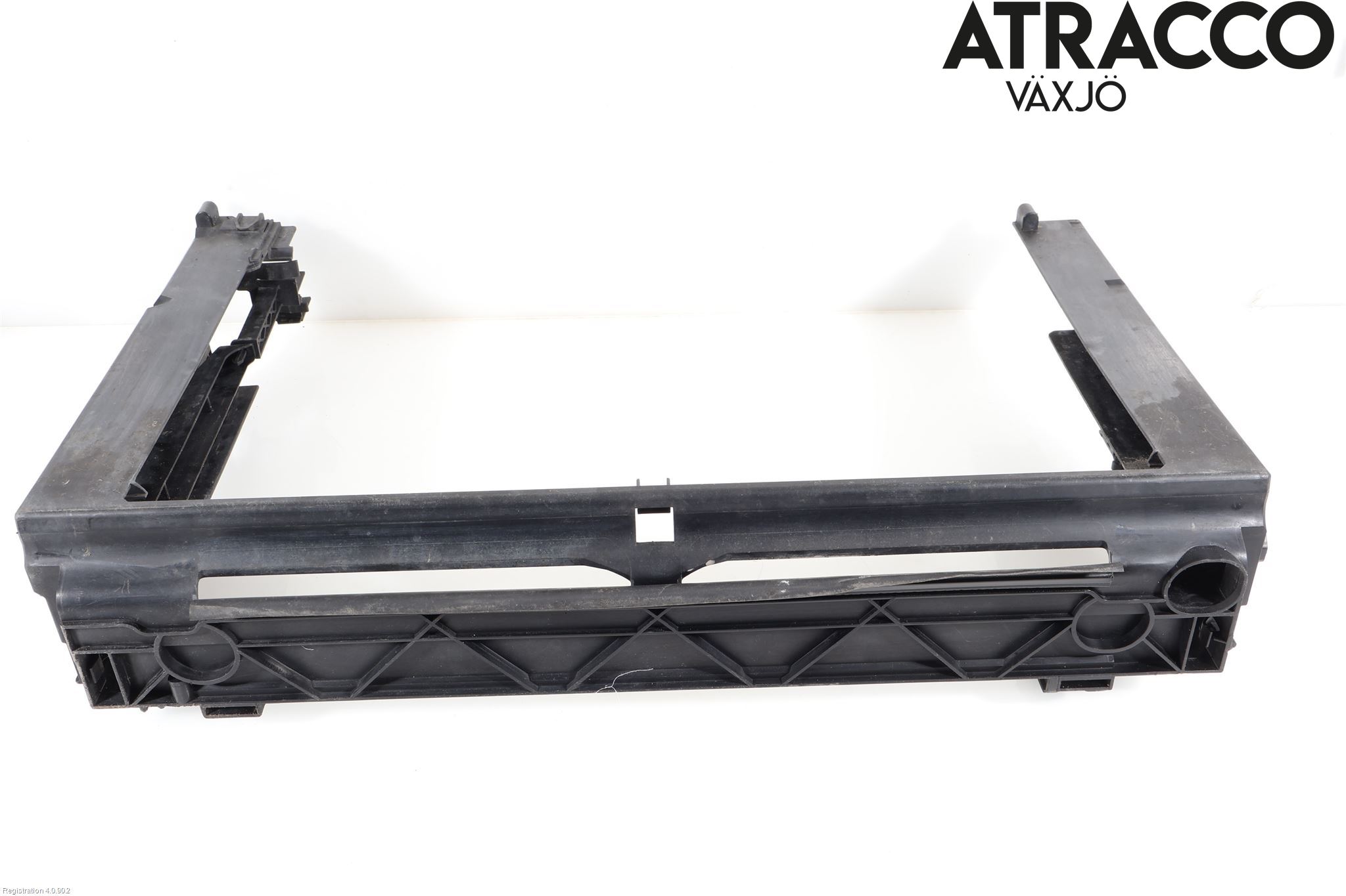 BMW 5 F10/F11/F18 09-17 Radiator Feste - Ramme - Bjelk