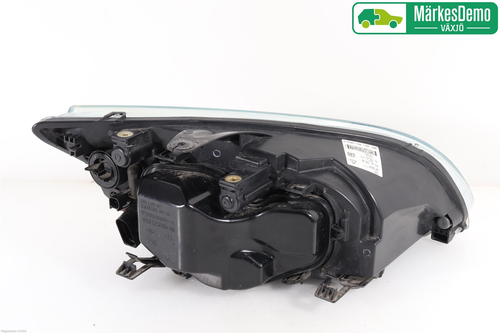 Ford FOCUS     04-07 Frontlykt Venstre
