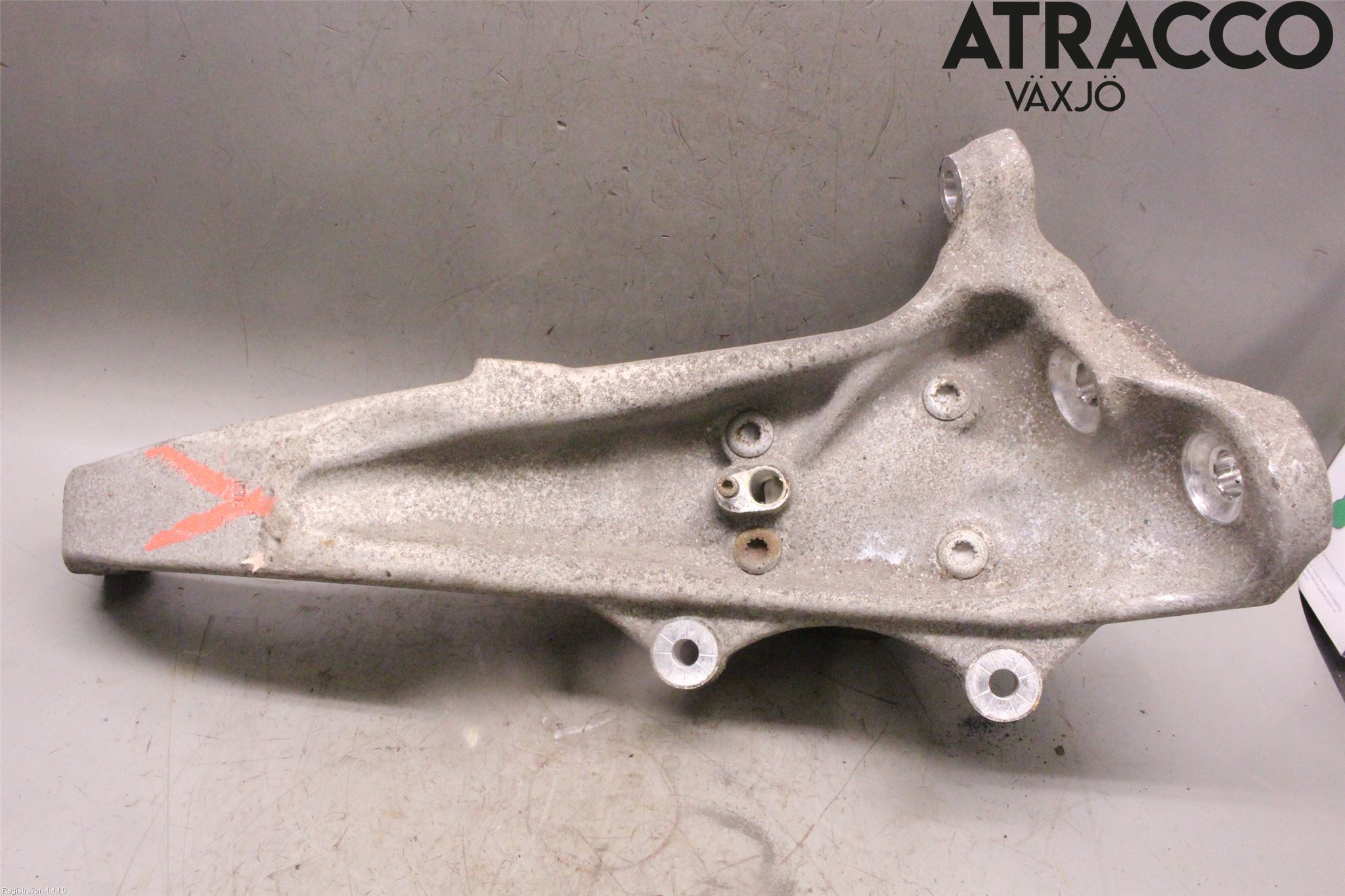 BMW 5 F10/F11/F18 09-17 Spindel Vf