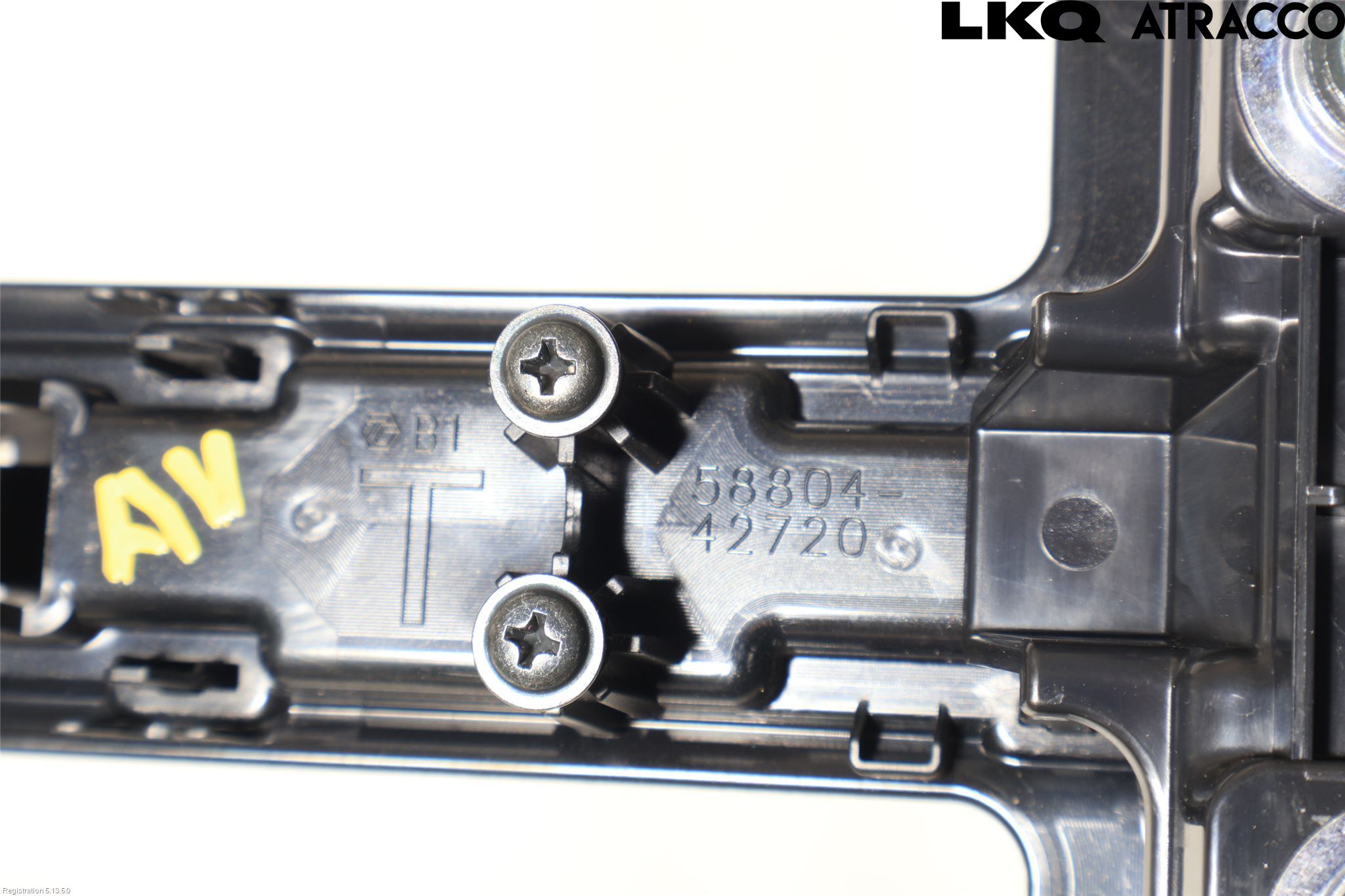 Toyota bZ4X EA10 22- Instrumentkonsoll Midt