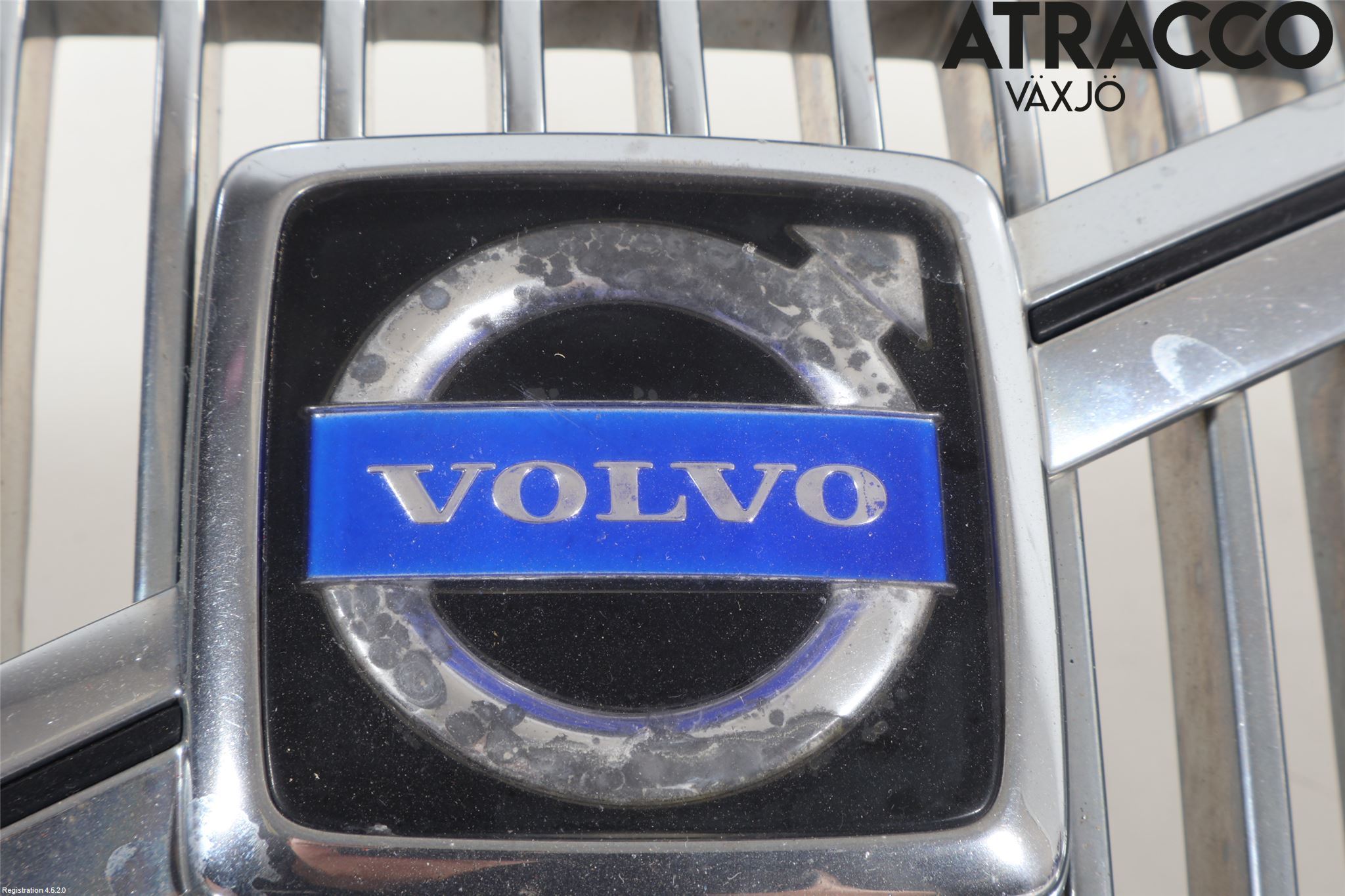 Volvo V70 00-04 Grill Komplett