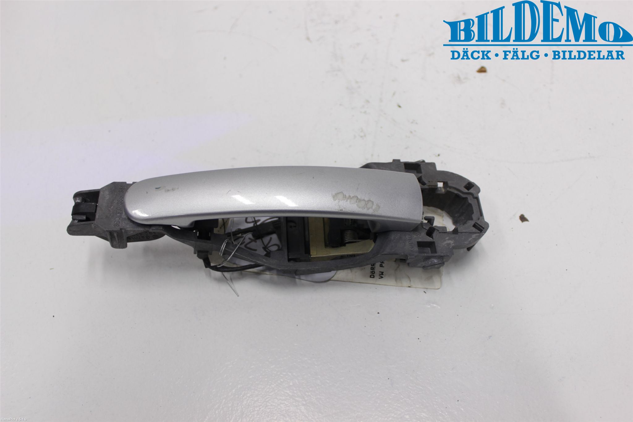 Volkswagen VW PASSAT 01-05 Dørhandtak Ytre Høyre
