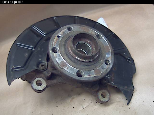 Volkswagen VW CADDY      04-10 Spindel Vf