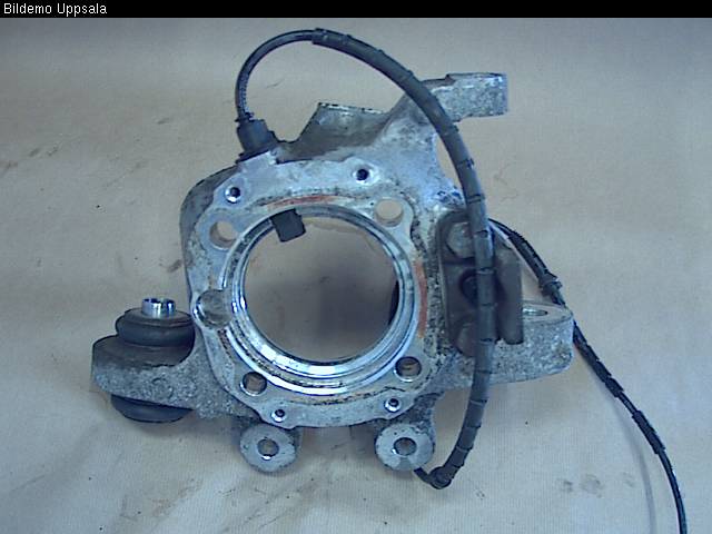 BMW 7 E65/66    00-08 Spindel Vb
