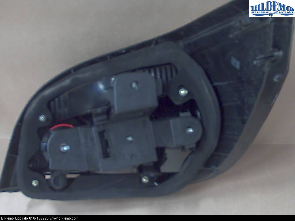 BMW 5 E60/61 Sed/Tou 02-10 Baklykt Venstre