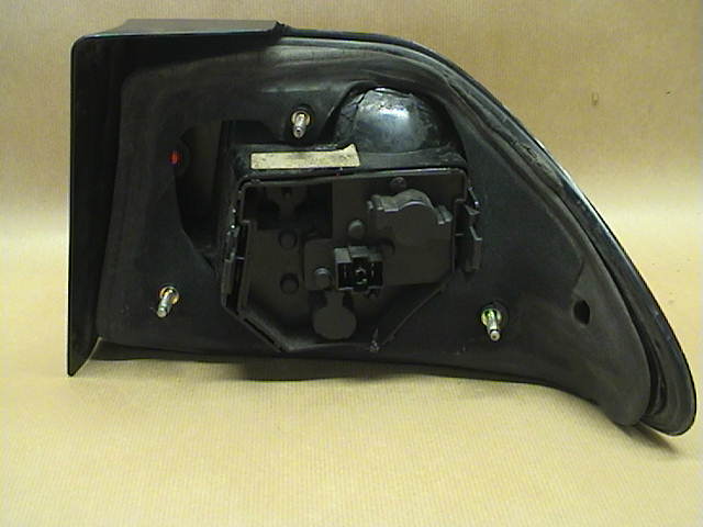 Saab 900      94-98 Baklykt Venstre