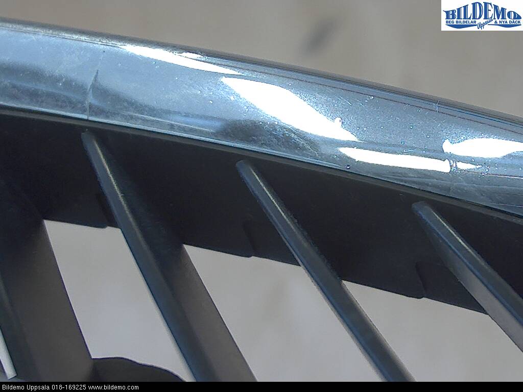 Saab 9-5 -05 Grilldel Venstre