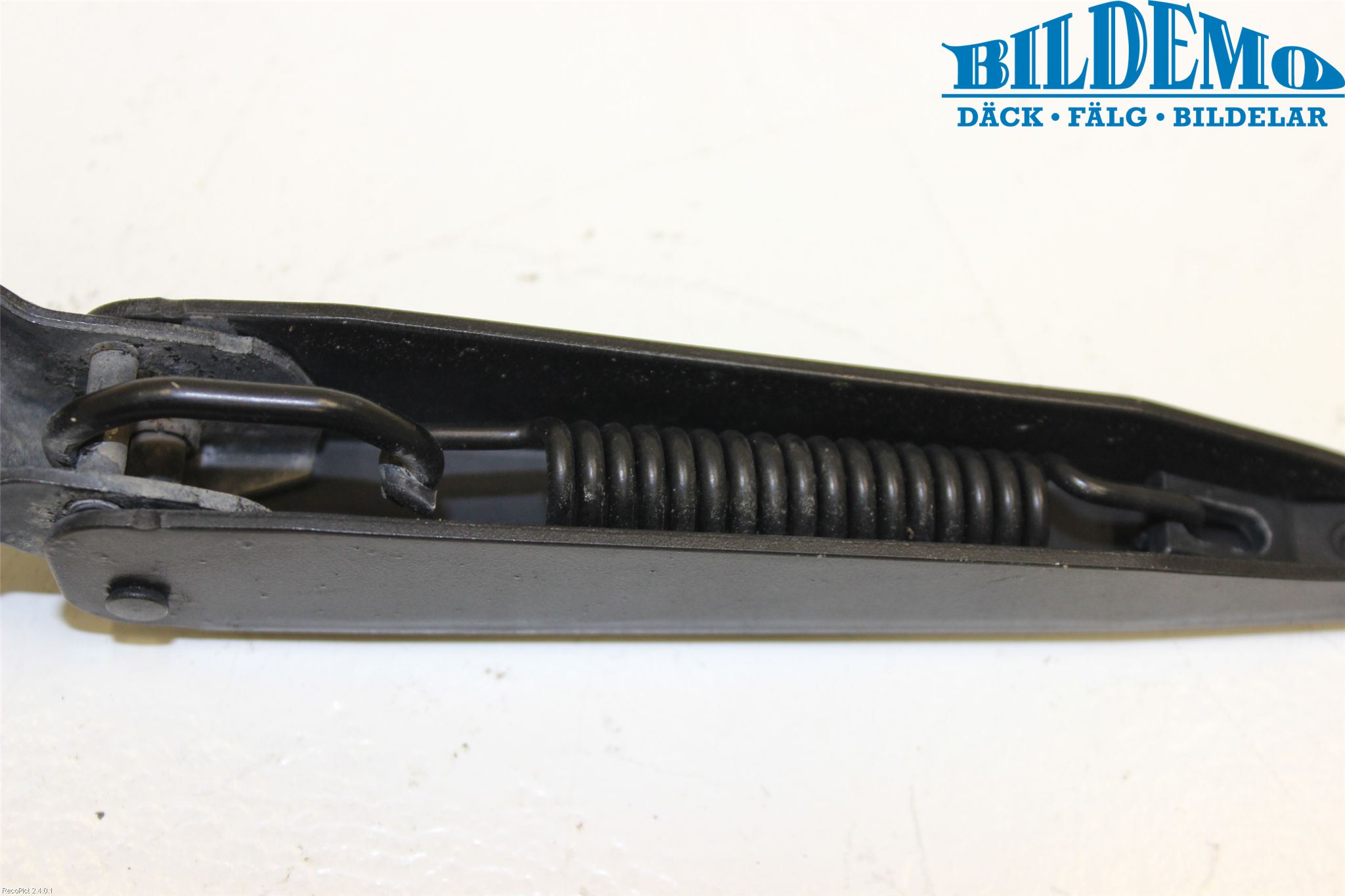 Peugeot PARTNER   03-08 Viskerarm-Armer Frontrute