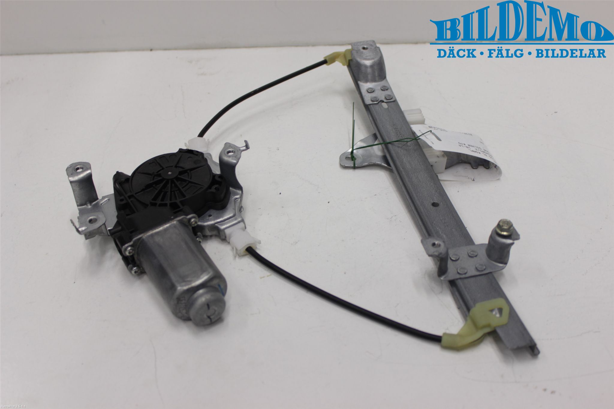 Nissan QASHQAI+2  10-14 Vindusheis El Komp