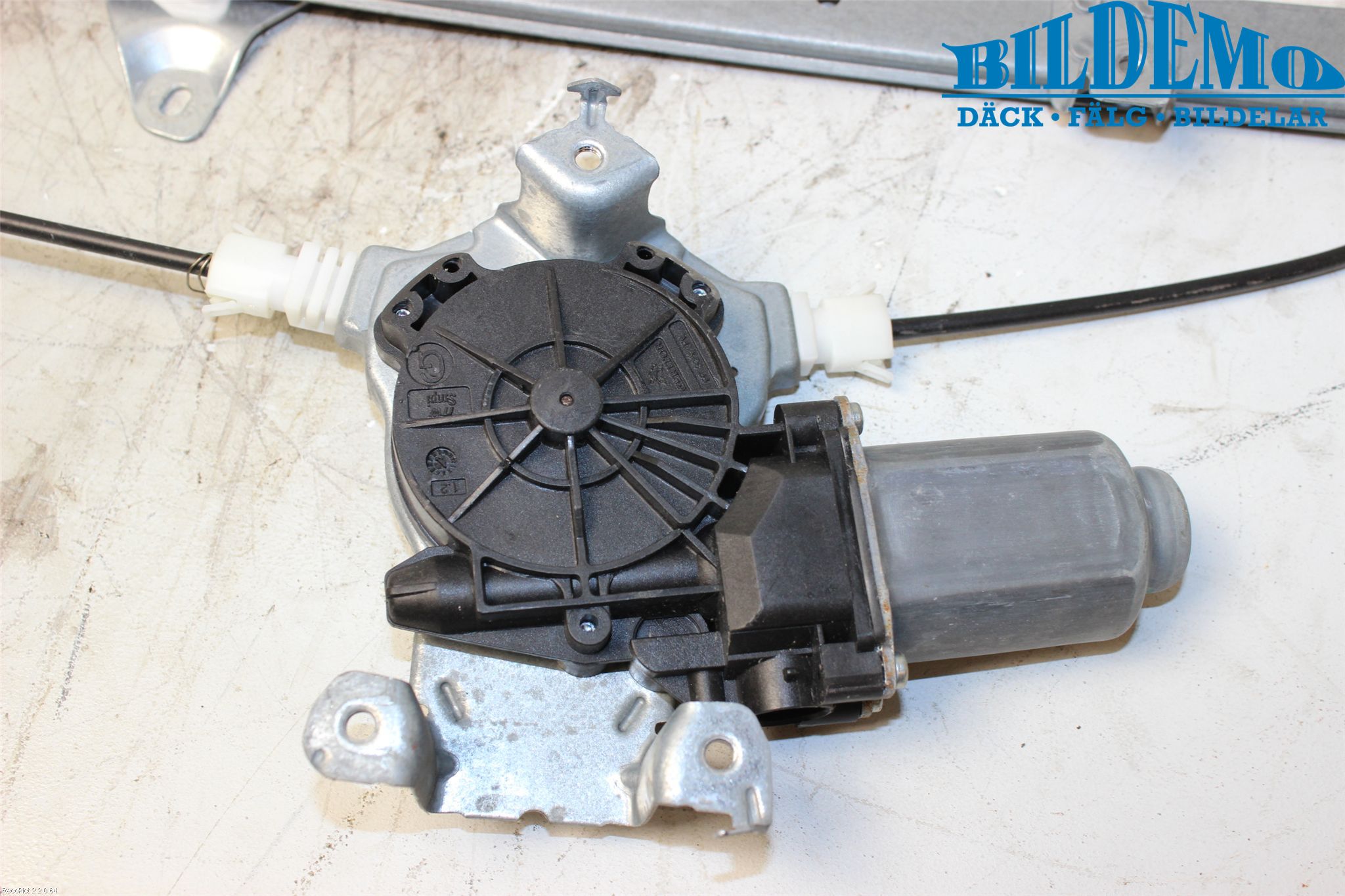 Nissan NAVARA 05-16 Vindusheis El Komp