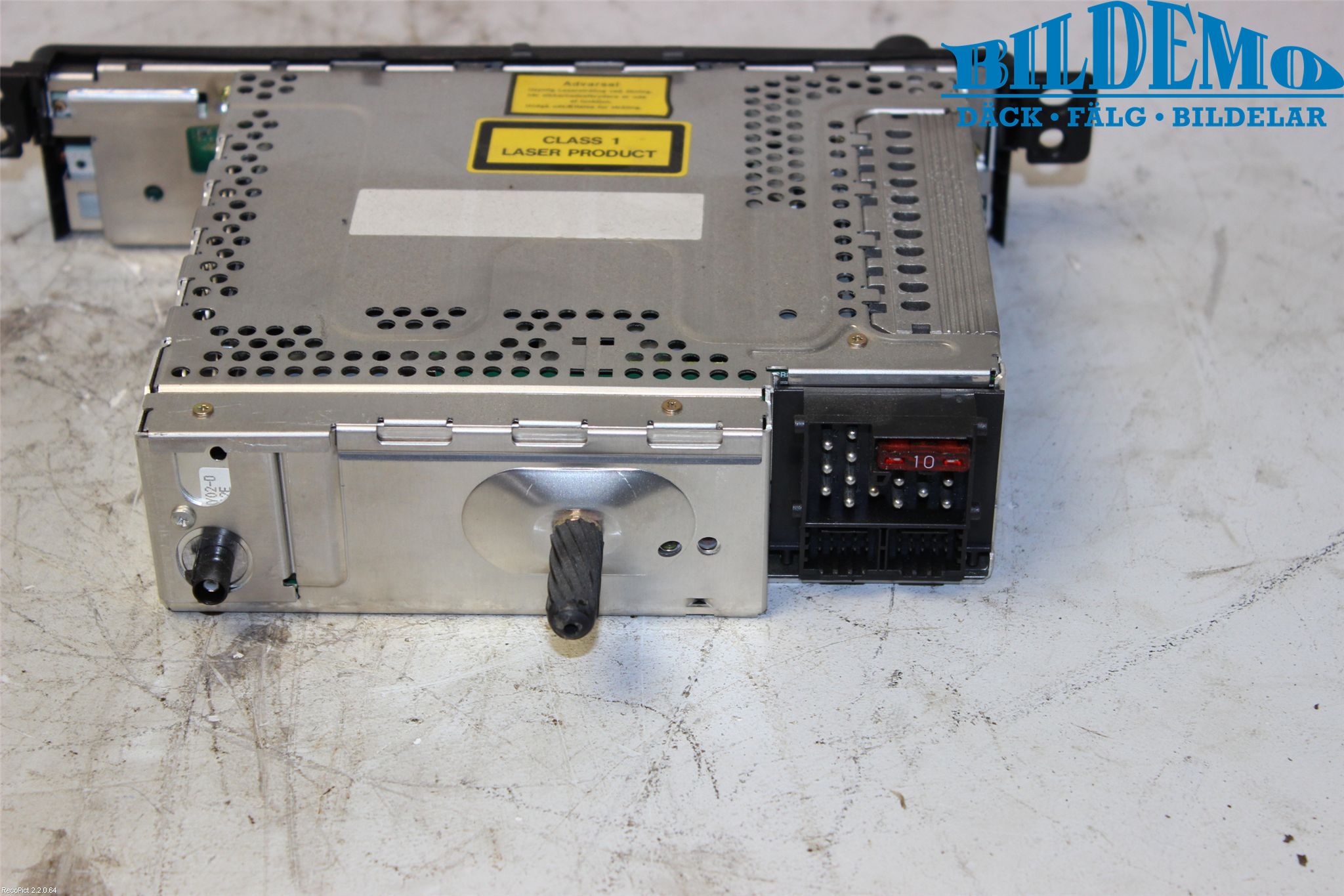 BMW 3 E46      98-05 Stereo Radio Med Cd