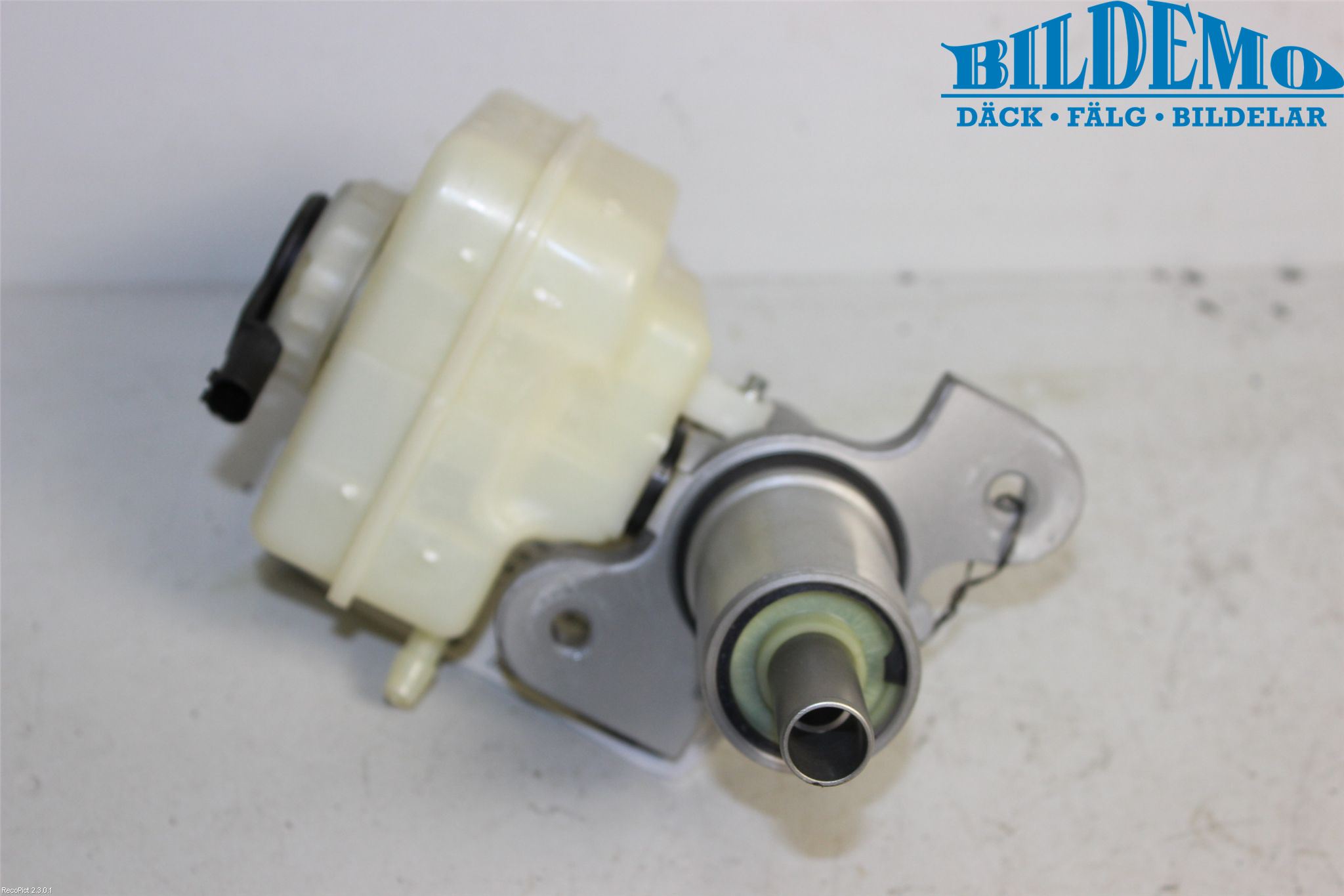 BMW 5 E60/61 Sed/Tou 02-10 Brems Hovedsylinder