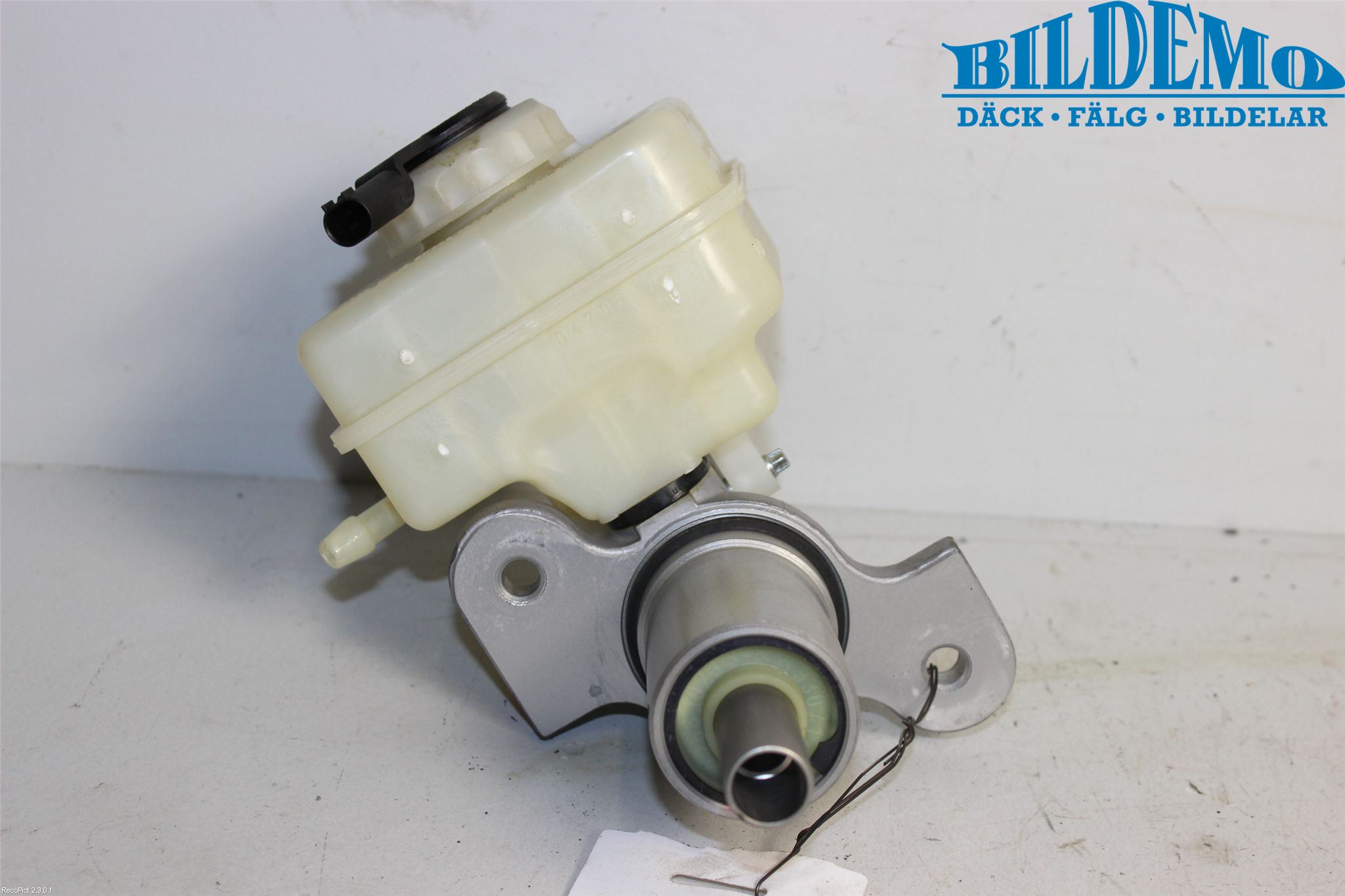 BMW 5 E60/61 Sed/Tou 02-10 Brems Hovedsylinder