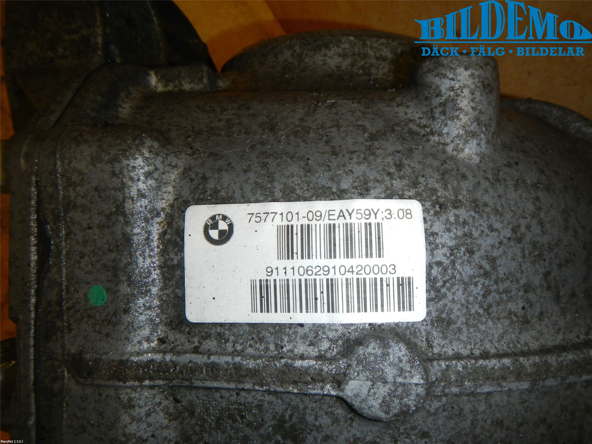 BMW 5 F10/F11/F18 09-17 Bakaksel Kardang Bak -Diff