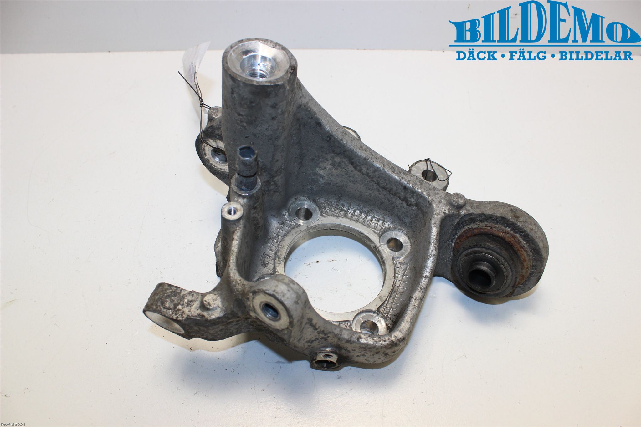BMW 6 E63/64    02-10 Spindel Hb