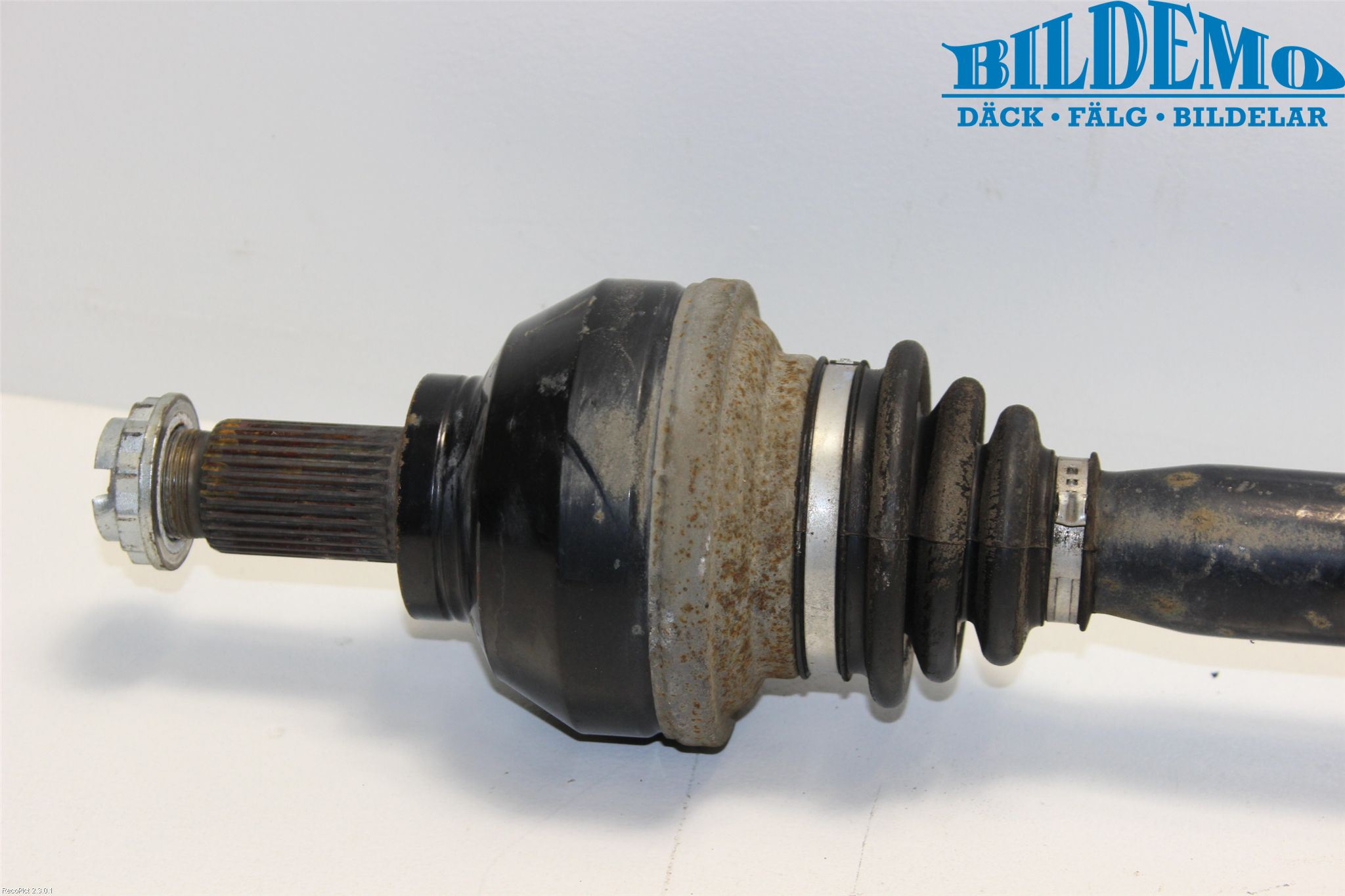 BMW 6 E63/64    02-10 Drivaksel Bak Kompl Venstre