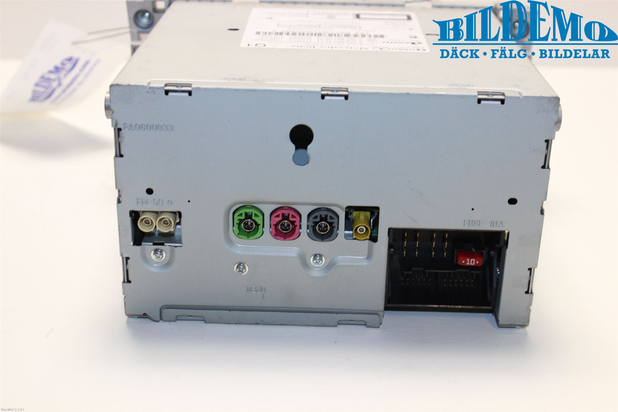 Mercedes-Benz MB C-KLASS (W204) 07-15 Stereo Radio Med Cd