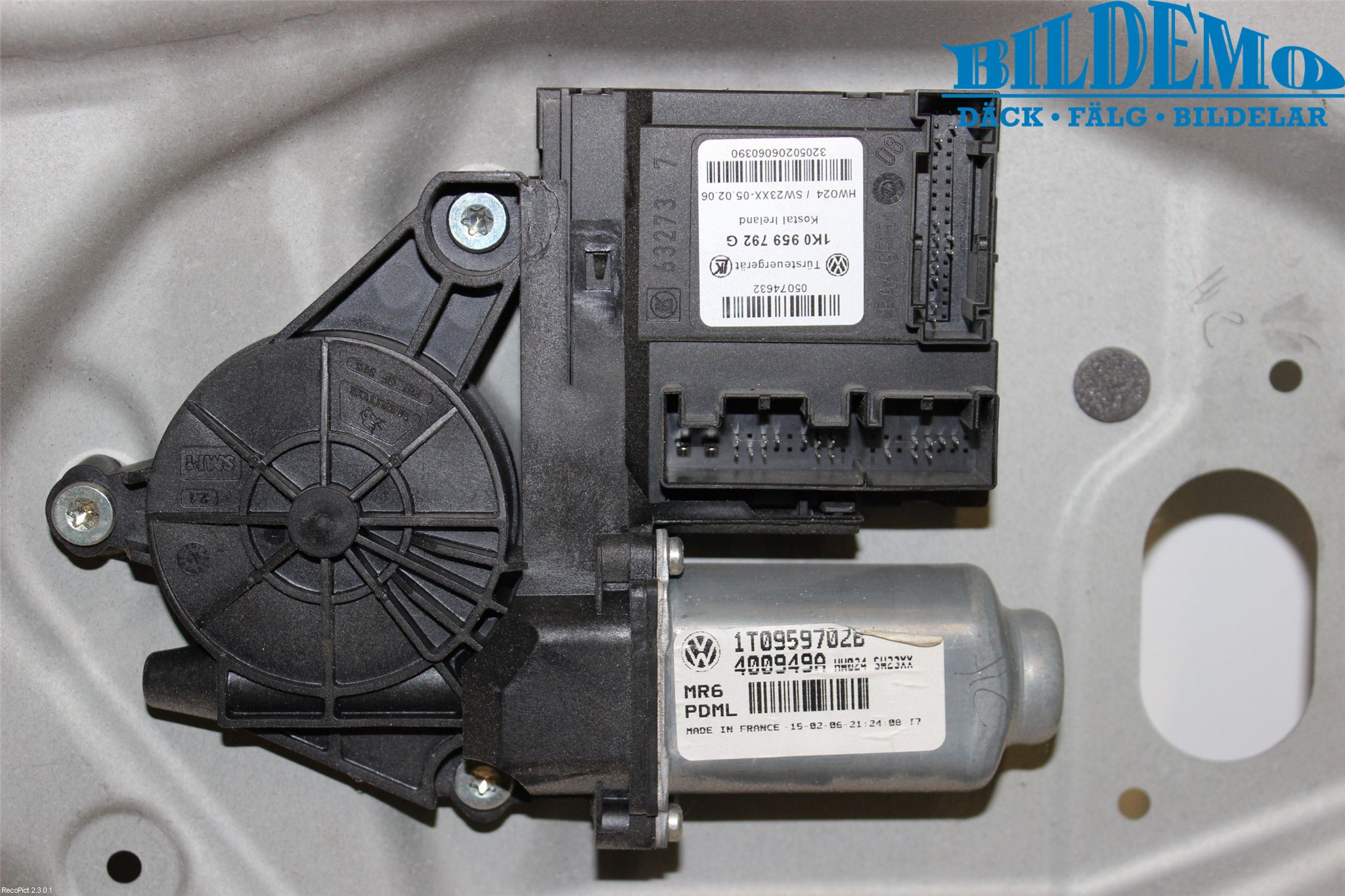 Volkswagen VW CADDY      04-10 Vindusheis El Komp