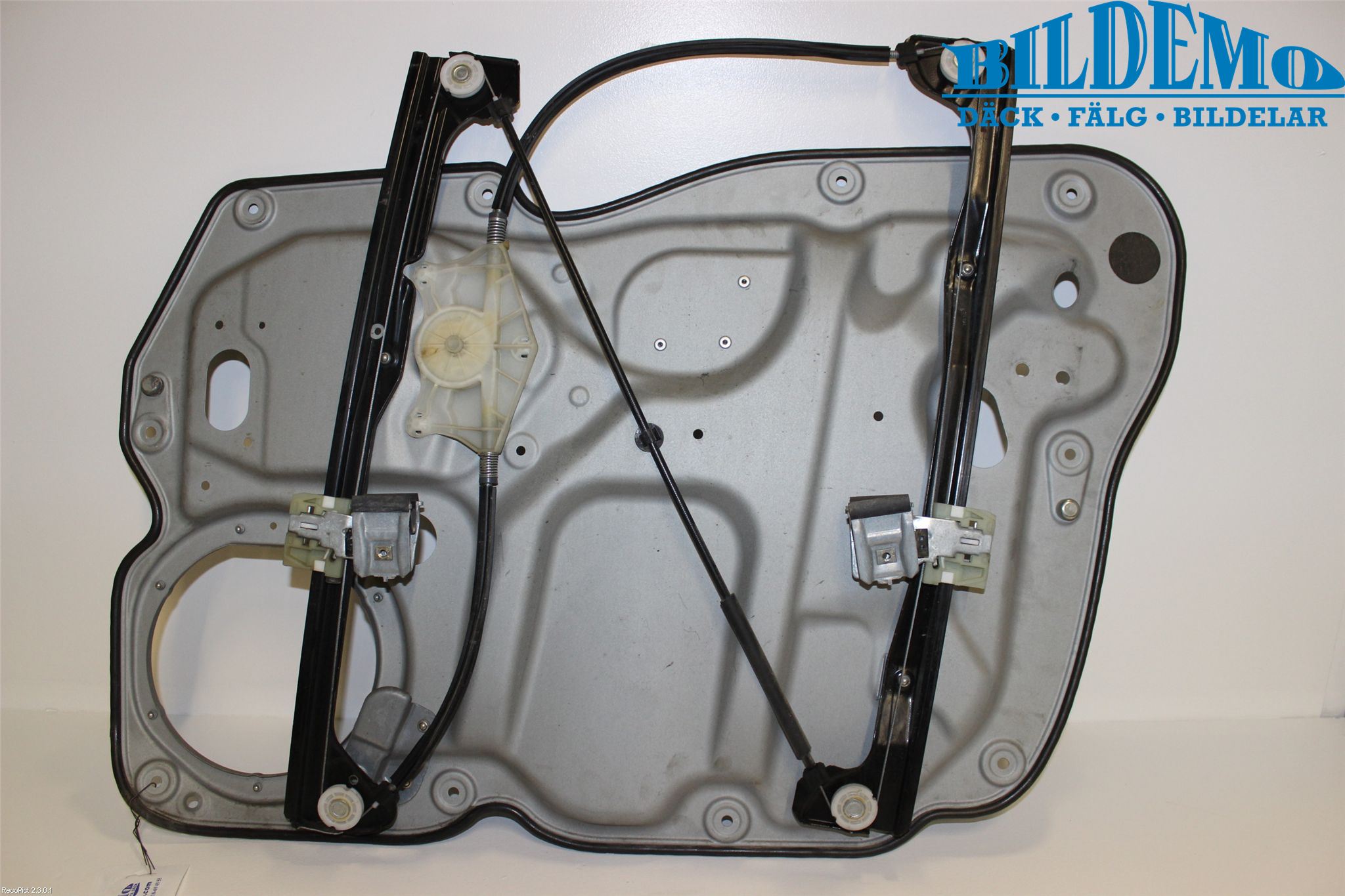 Volkswagen VW CADDY      04-10 Vindusheis El Komp