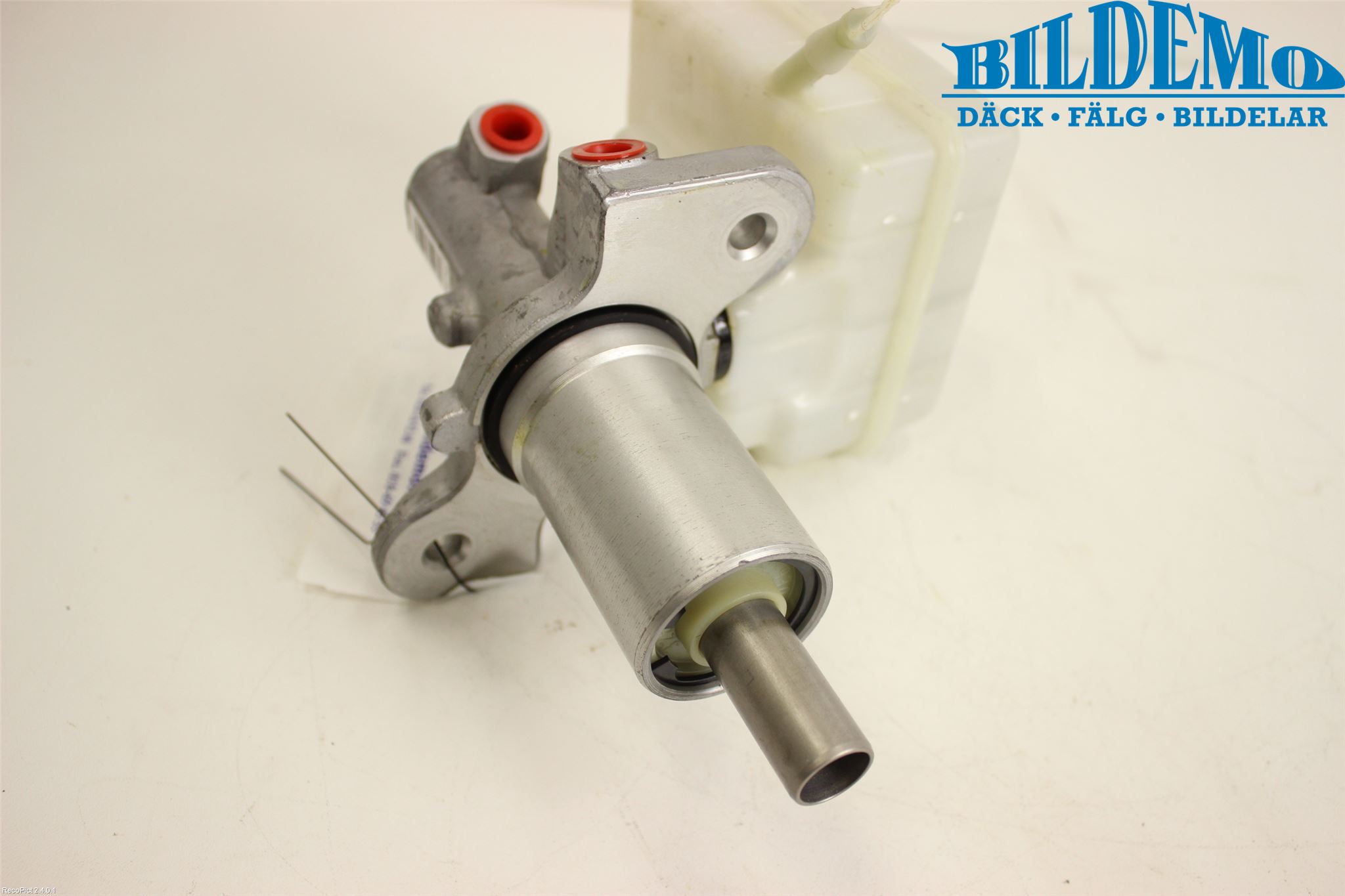 BMW 5 E60/61 Sed/Tou 02-10 Brems Hovedsylinder