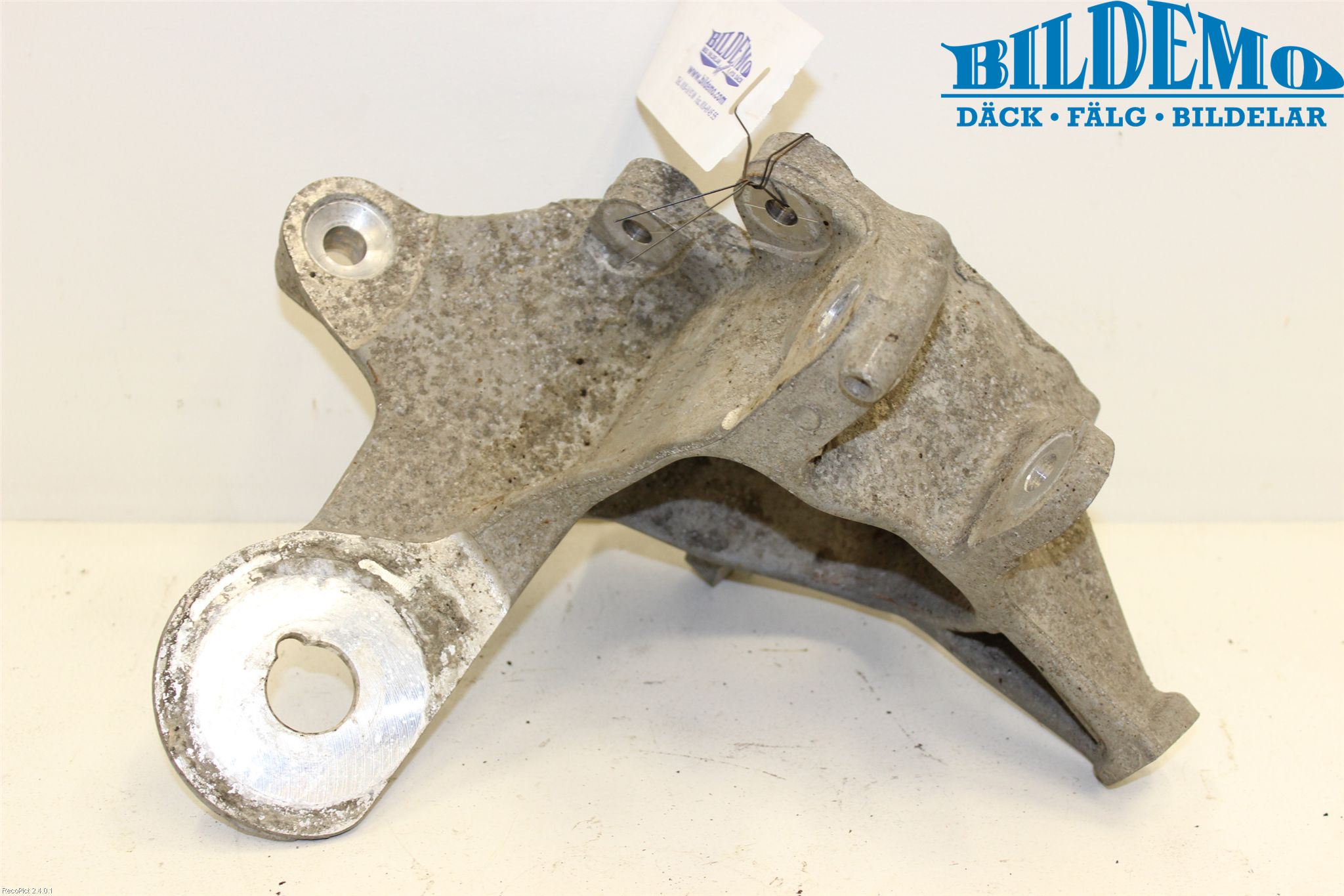 BMW 5 F10/F11/F18 09-17 Spindel Vb