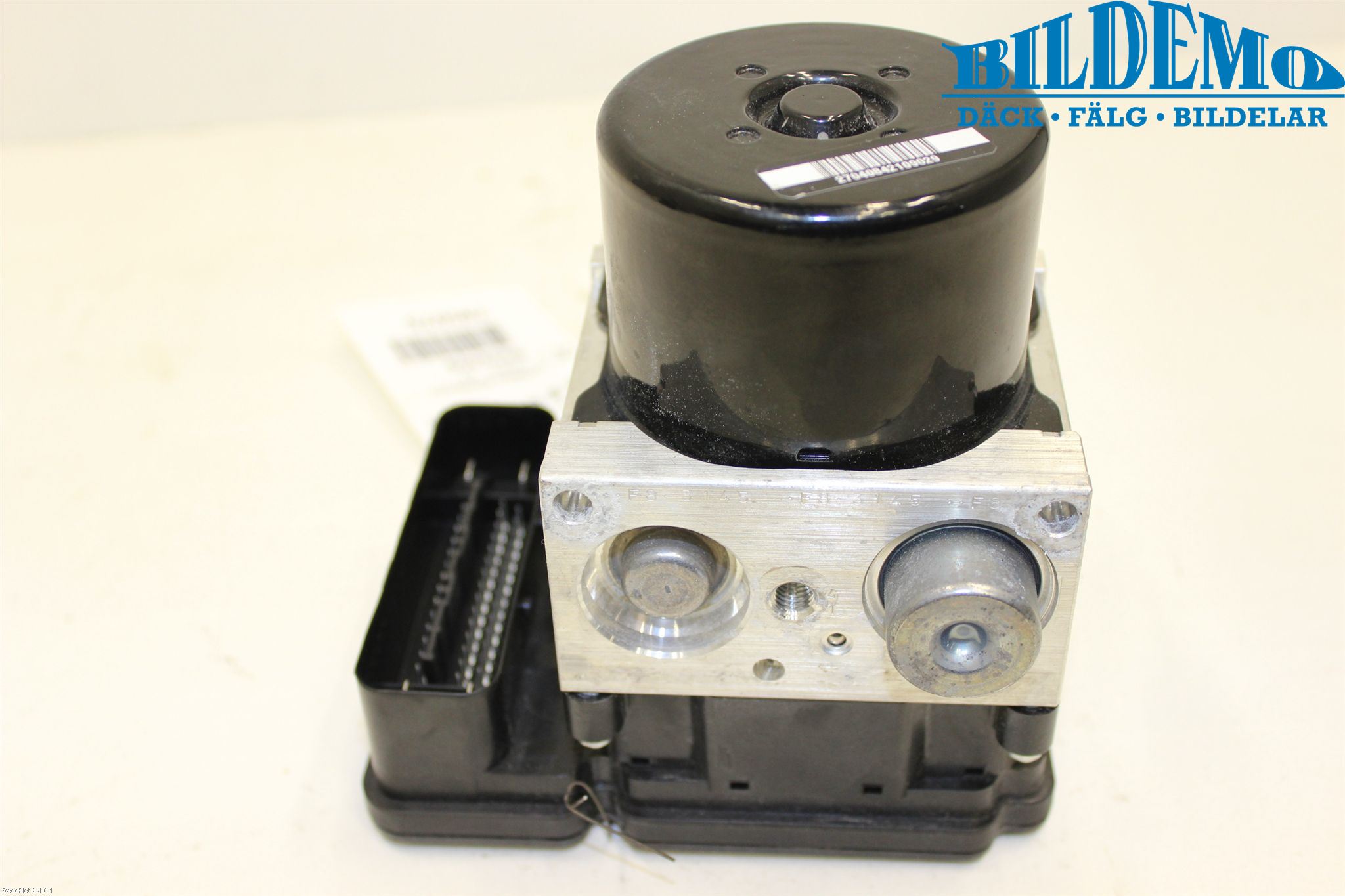 Mercedes-Benz MB C-KLASS (W204) 07-15 Abs Hydraulikkaggregat