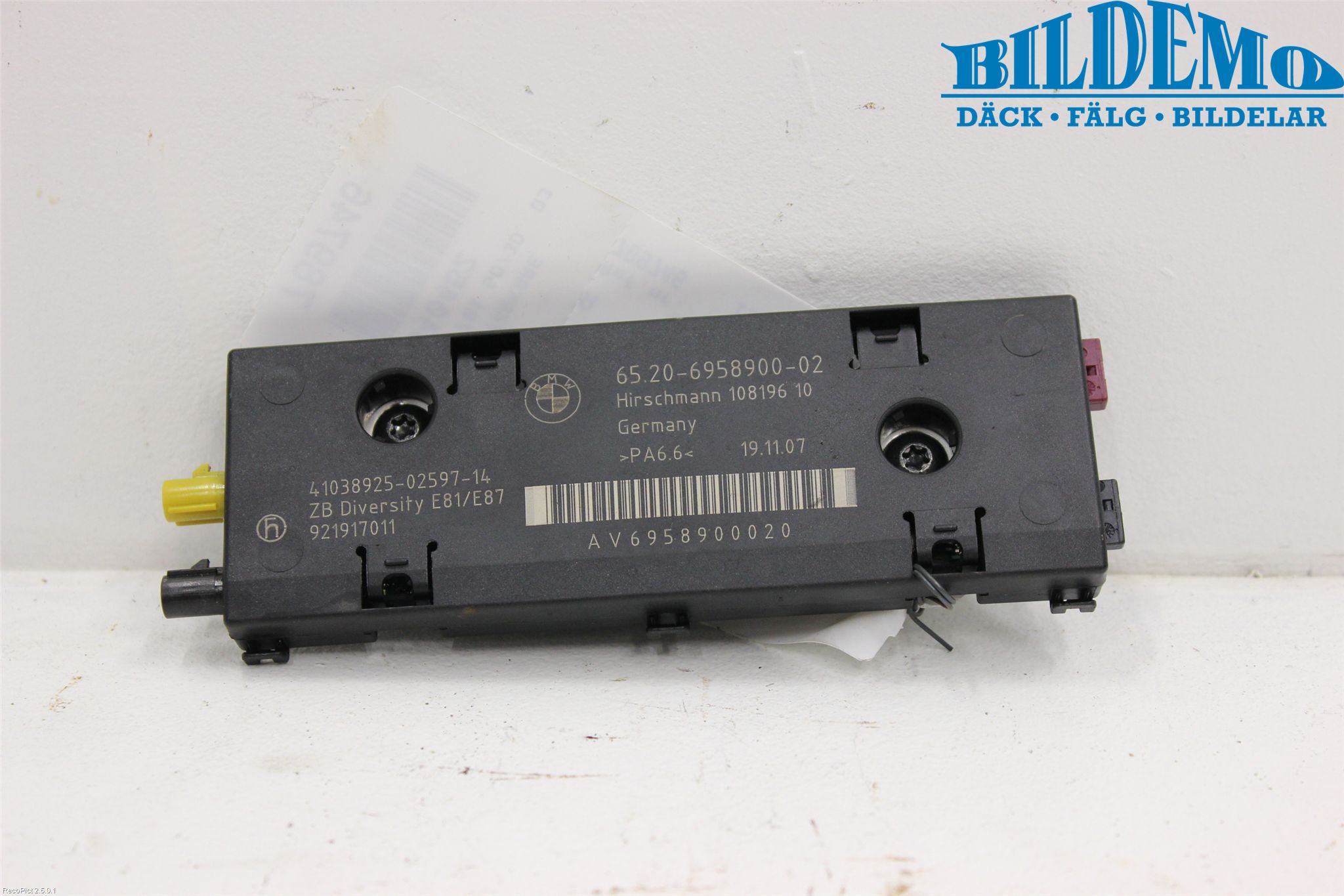 BMW 1 E87/81 5D/3D 03-11 Stereo Antenneforsterker