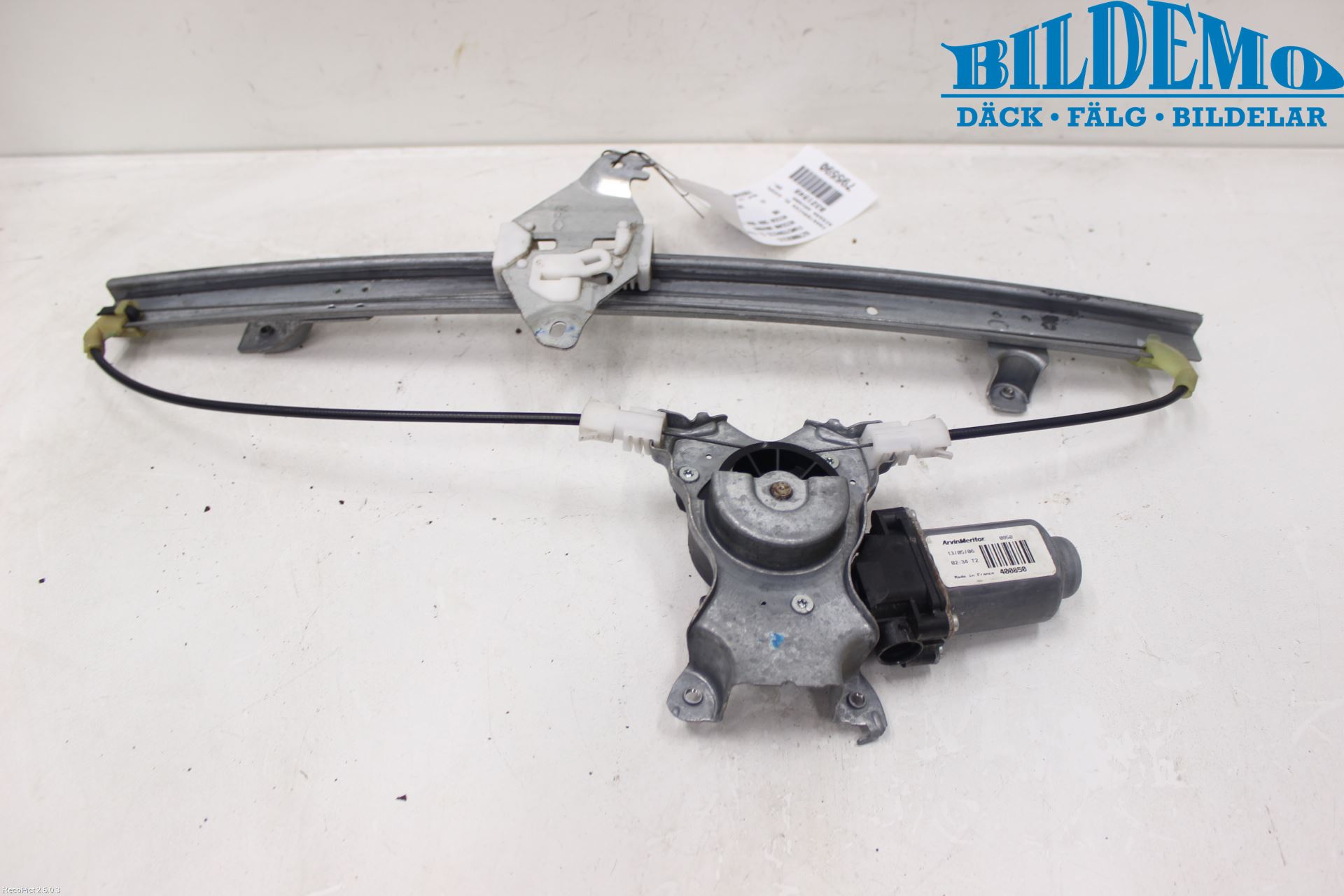 Nissan NAVARA 05-16 Vindusheis El Komp