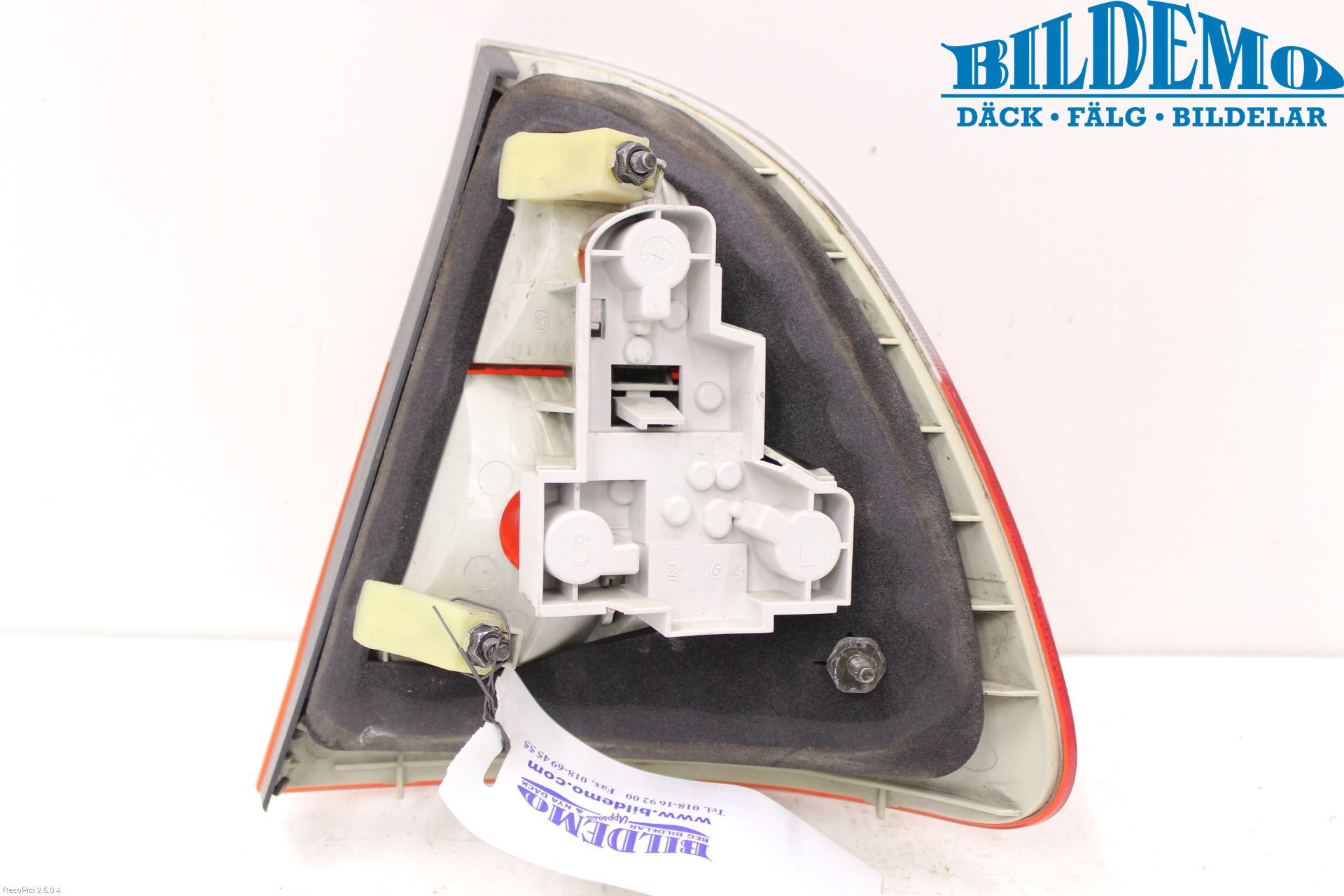 BMW 3 E46      98-05 Baklykt Venstre