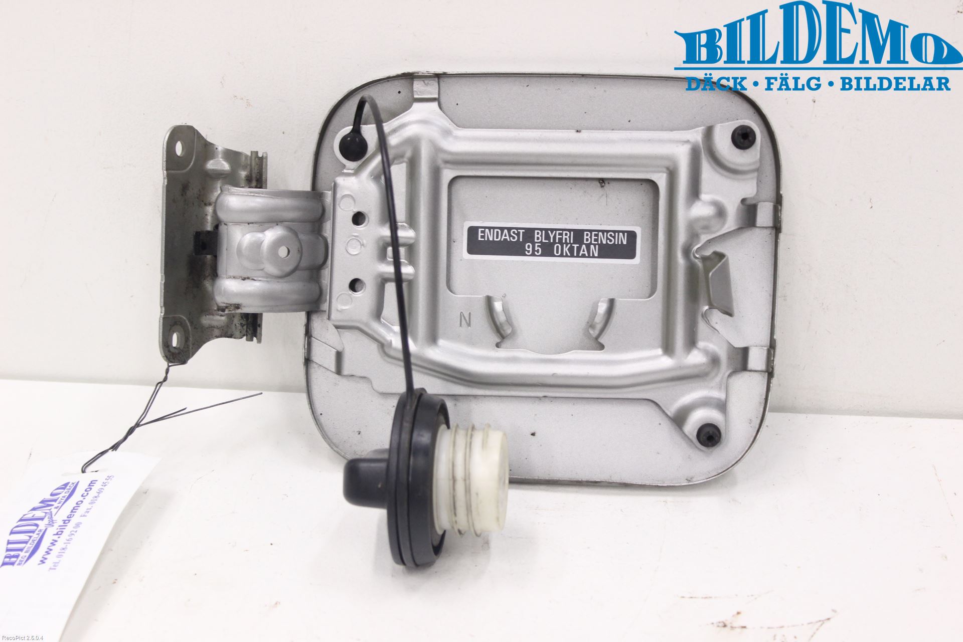 Nissan QASHQAI+2  08-10 Drivstoff Tankluke