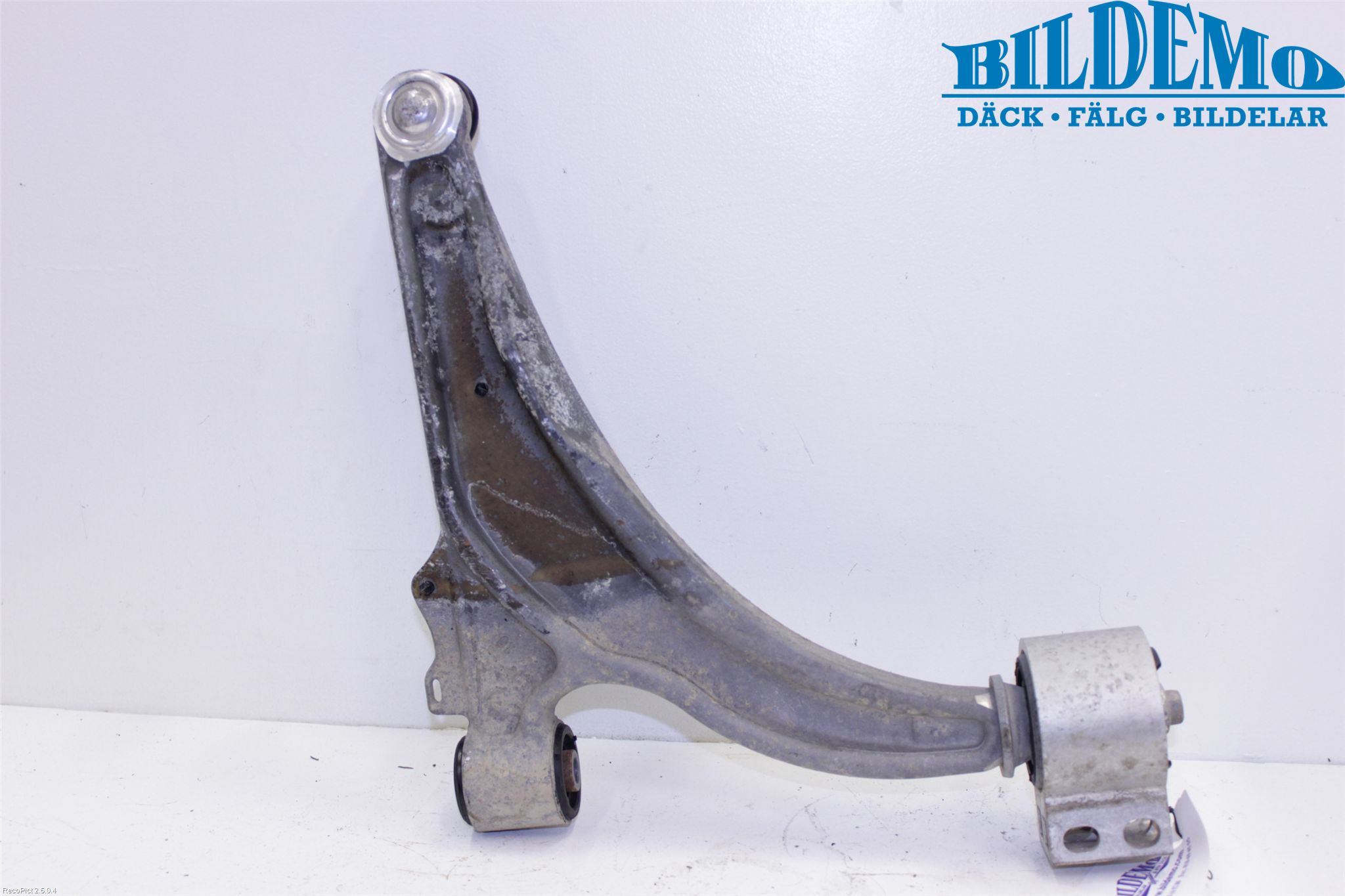 Opel ASTRA J 10-15 Bærearm Foran Høyre Nedre