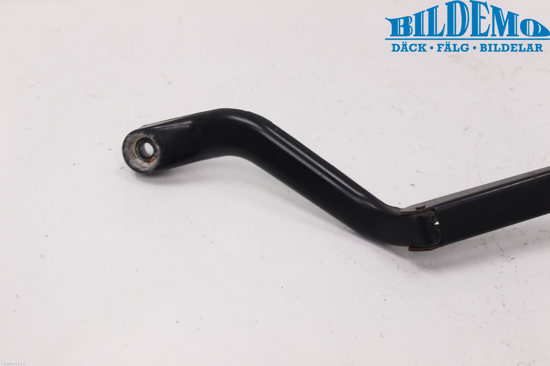 Volvo S70/V70/XC  97-00 Viskerarm-Armer Frontrute