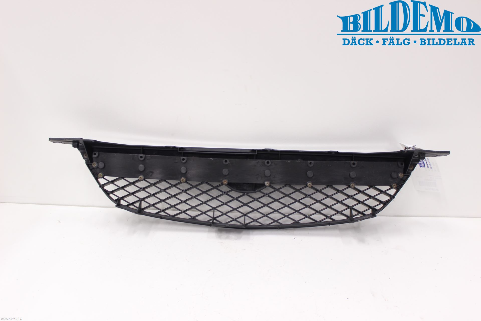 Mazda 626 98-02 Grill Komplett
