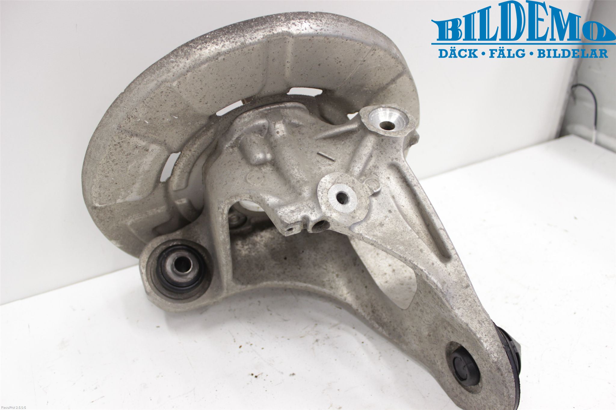 BMW X6 E71/E72   08-14 Spindel Hb