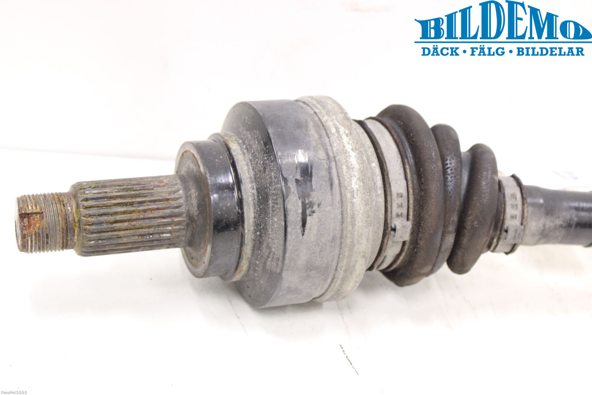 BMW 1 F20/F21 11-19 Drivaksel Bak Kompl Venstre