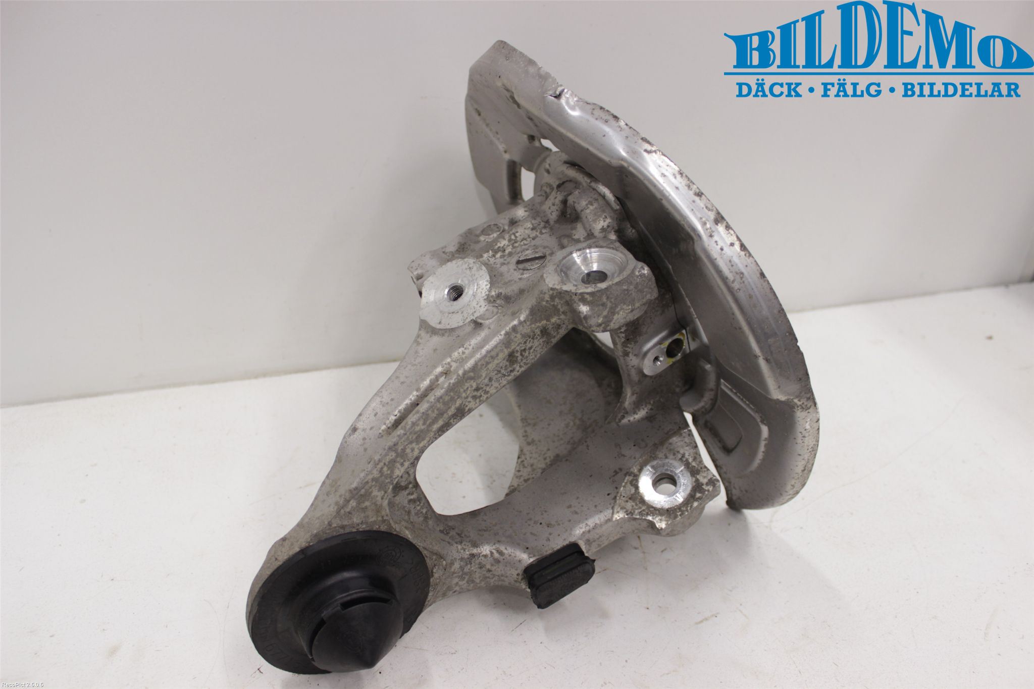 BMW X6 E71/E72   08-14 Spindel Hb
