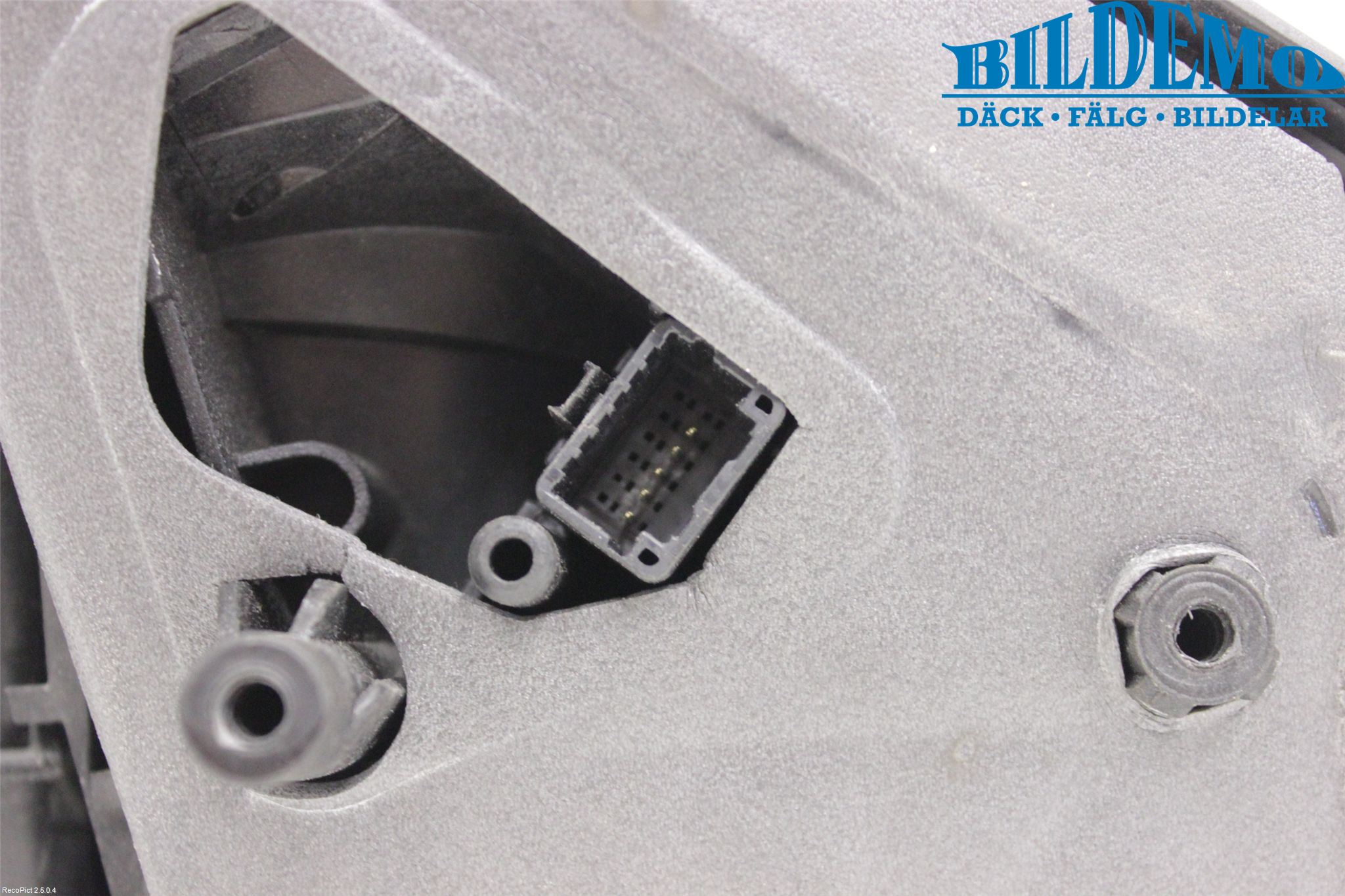 Renault CLIO III  06-09 Speil V M-El Justering