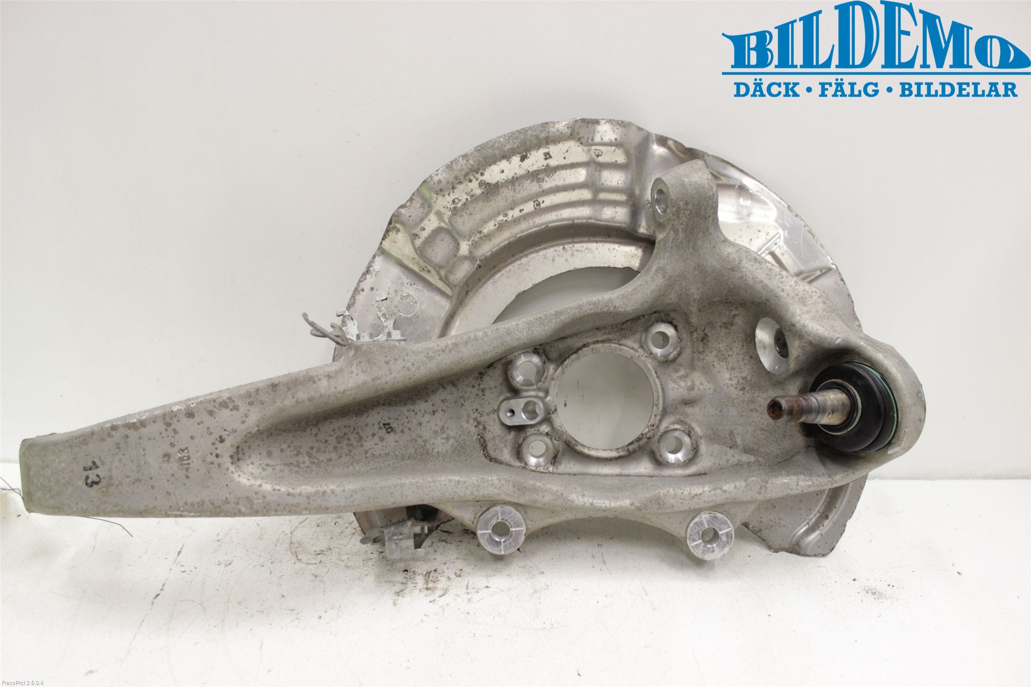 BMW 5 F10/F11/F18 09-17 Spindel Vf