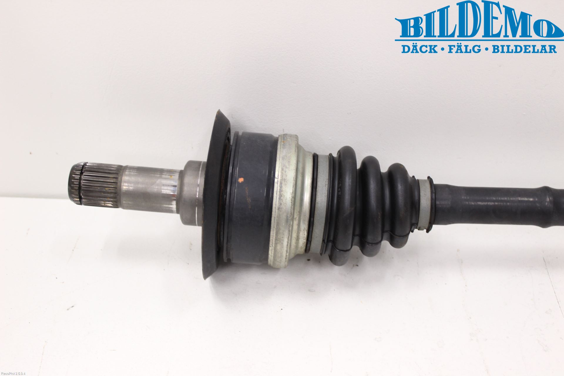 BMW 3 F30/F31/F80 12-19 Drivaksel Bak Kompl Venstre