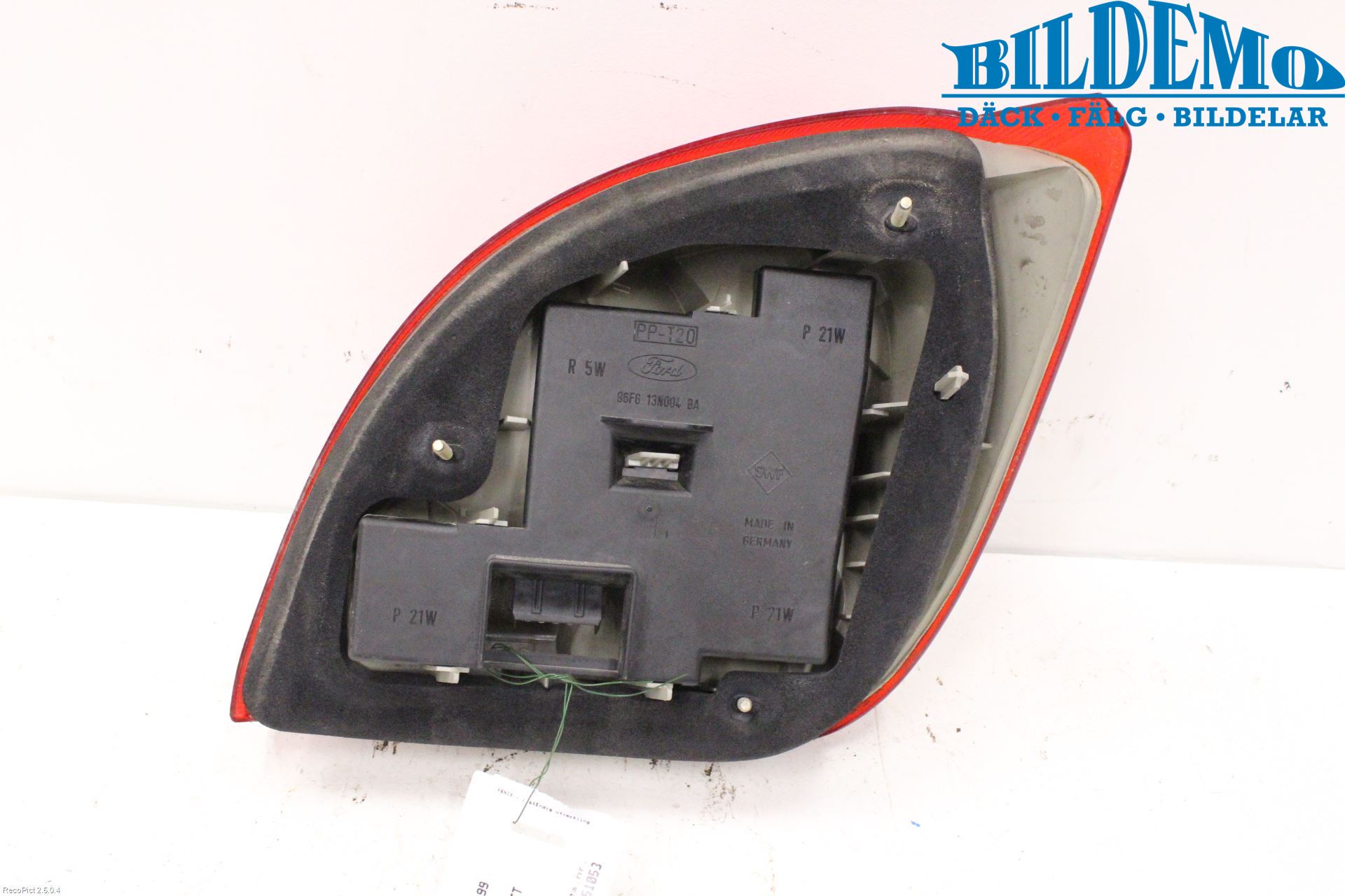 Ford FIESTA     96-99 Baklykt Venstre