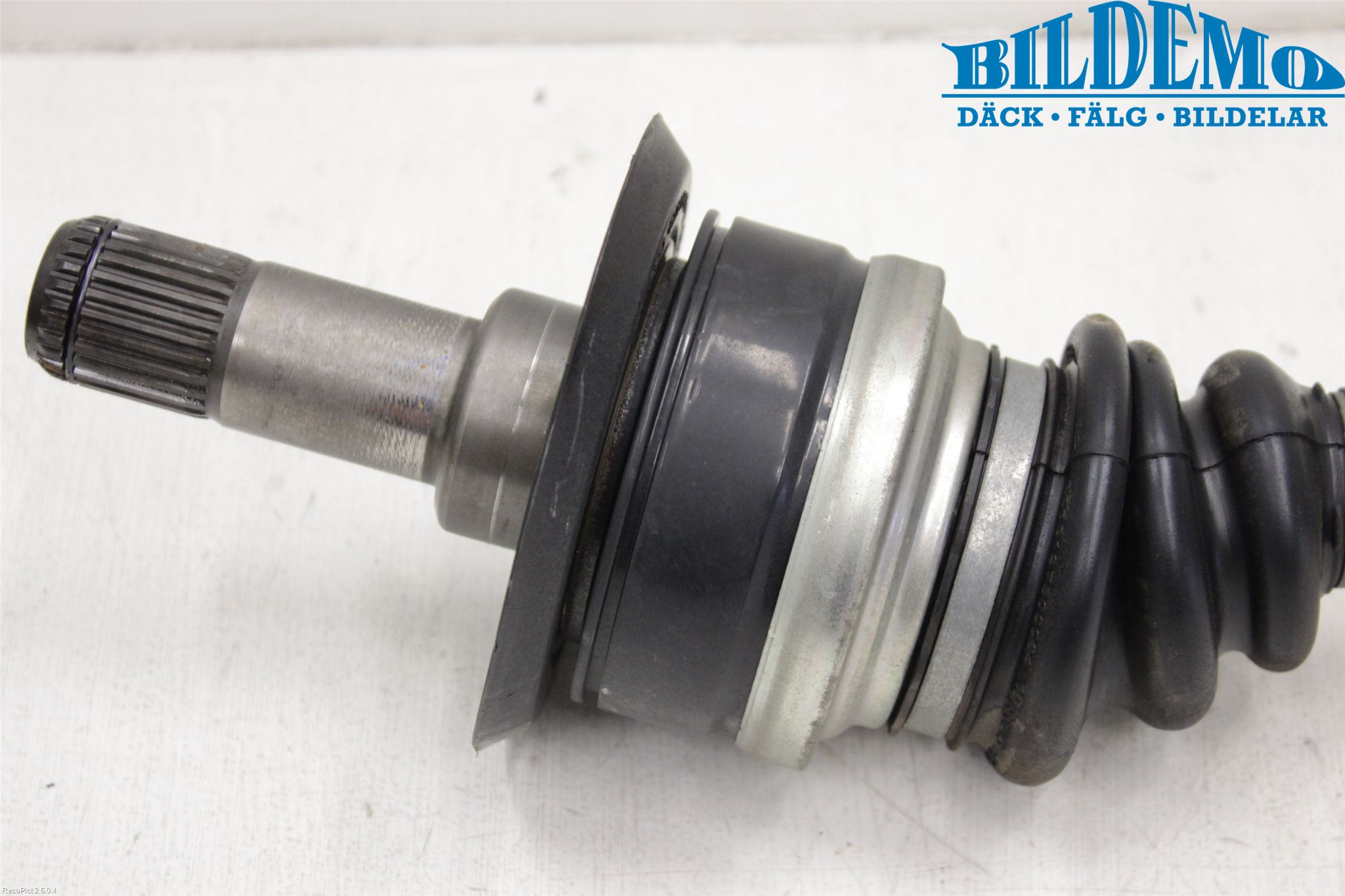BMW 1 F20/F21 11-19 Drivaksel Bak Kompl Venstre
