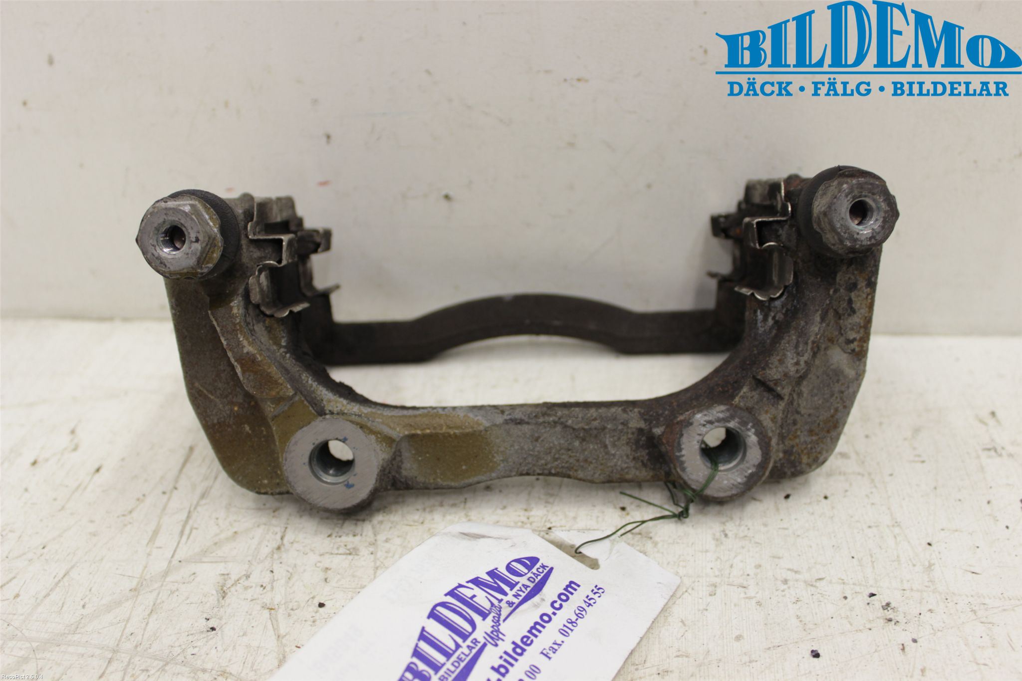 Mercedes-Benz MB E-KLASS (W212) 09-16 Bremsecaliper Feste Holder
