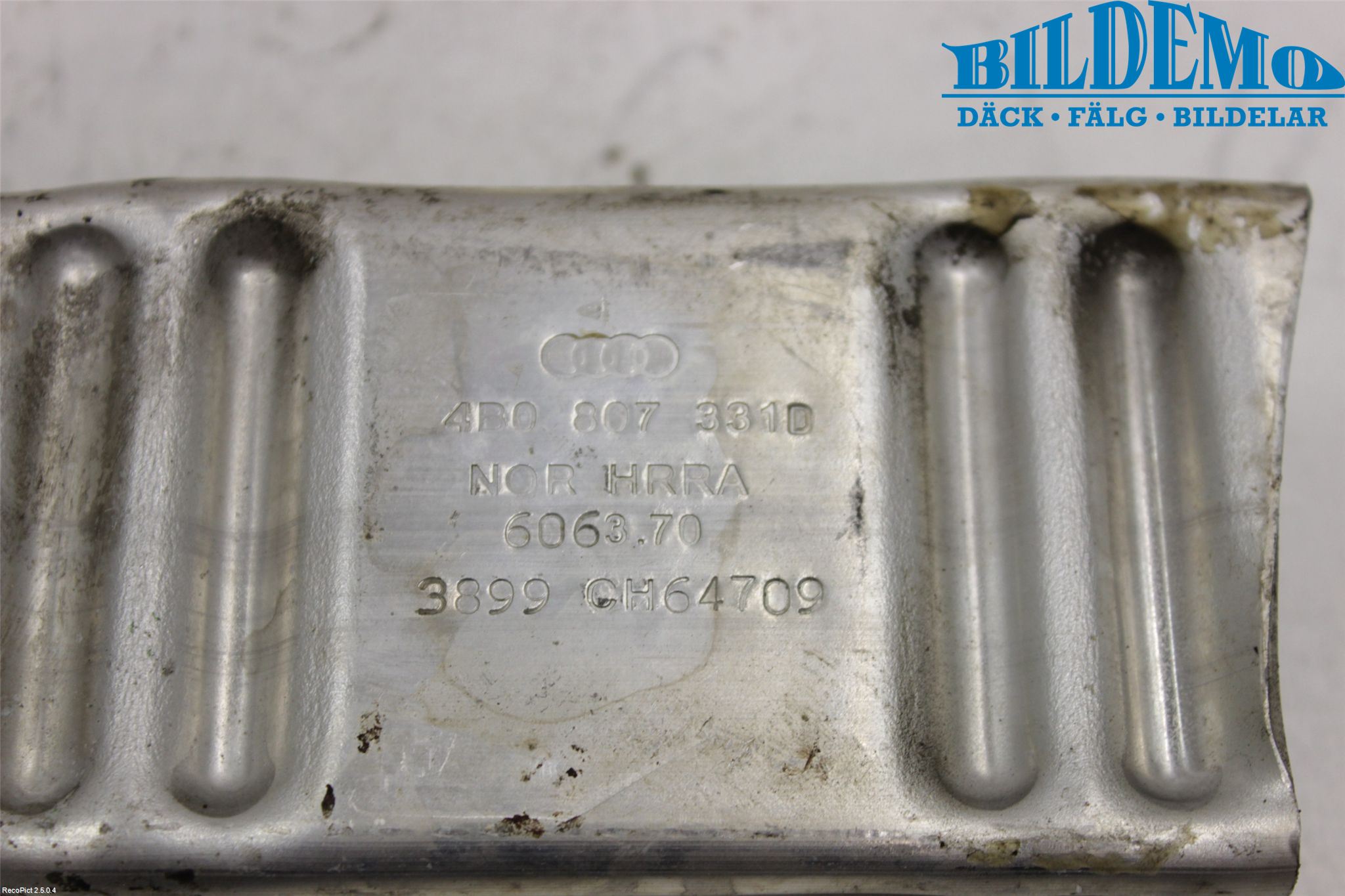 Audi A6/S6     97-05 Støtfanger Bak Feste