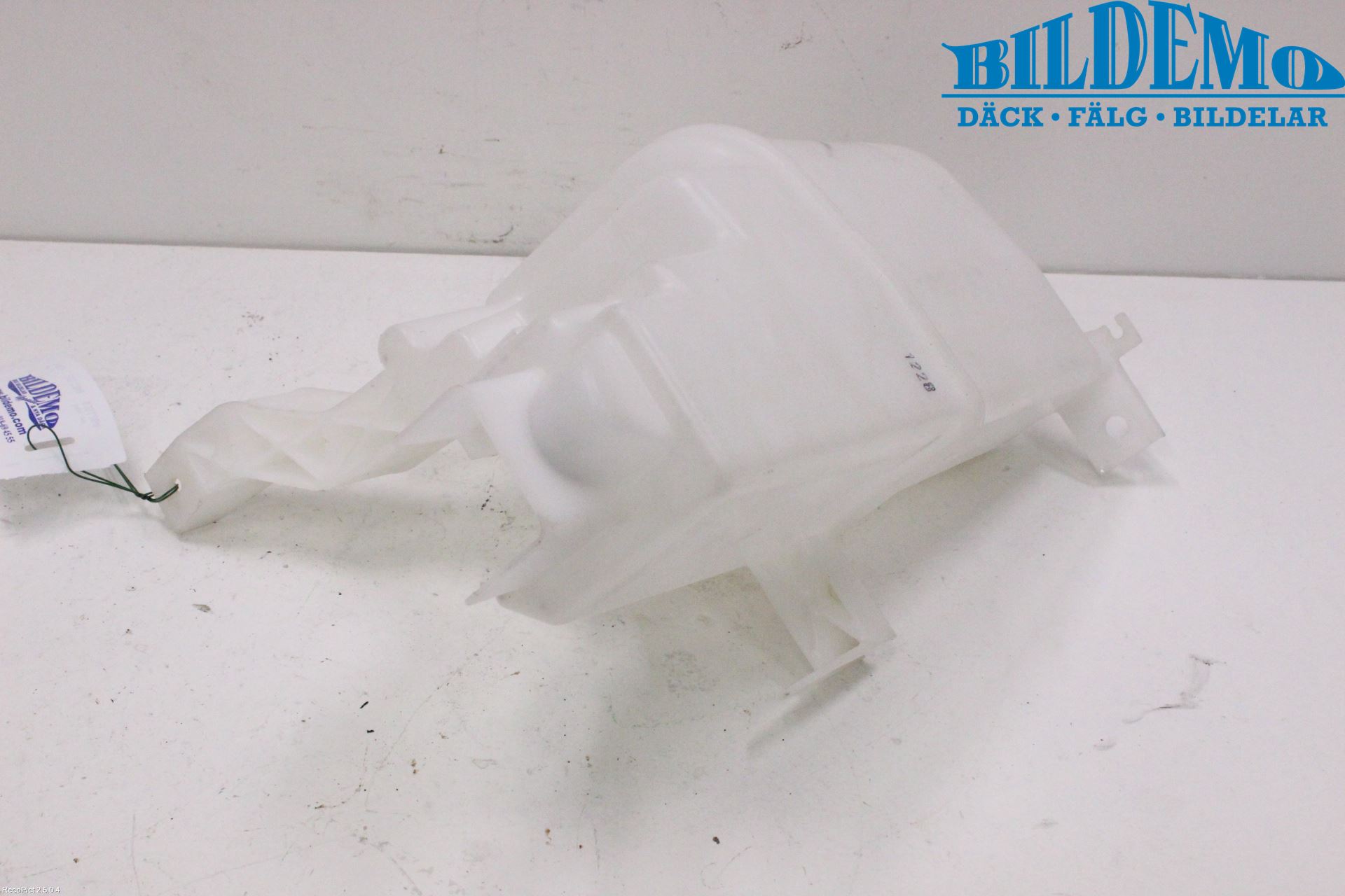 Nissan NV200/NV200 COMBI Spylerbeholder Frontrute